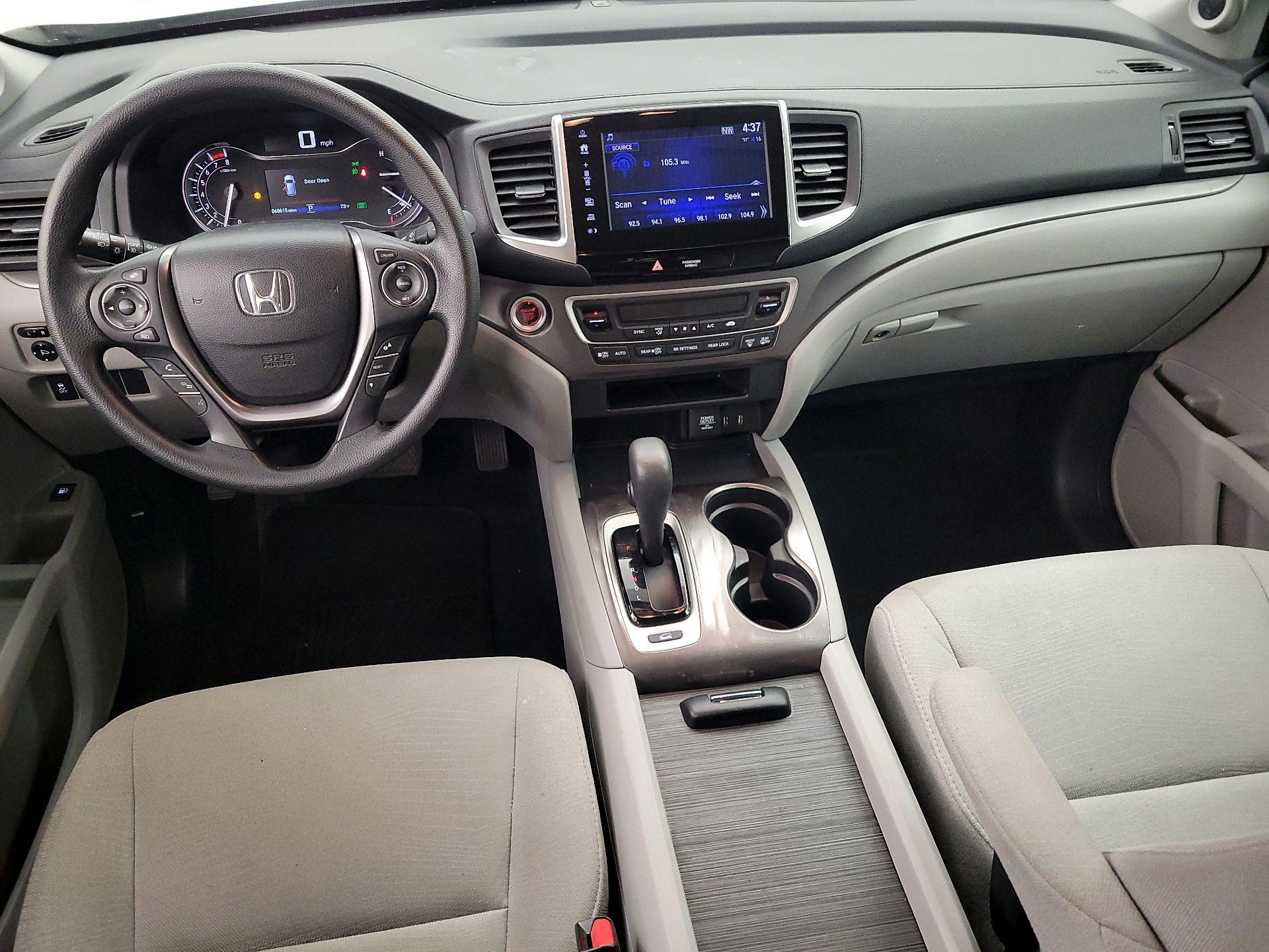 Thumbnail: 2017 Honda Pilot - 9