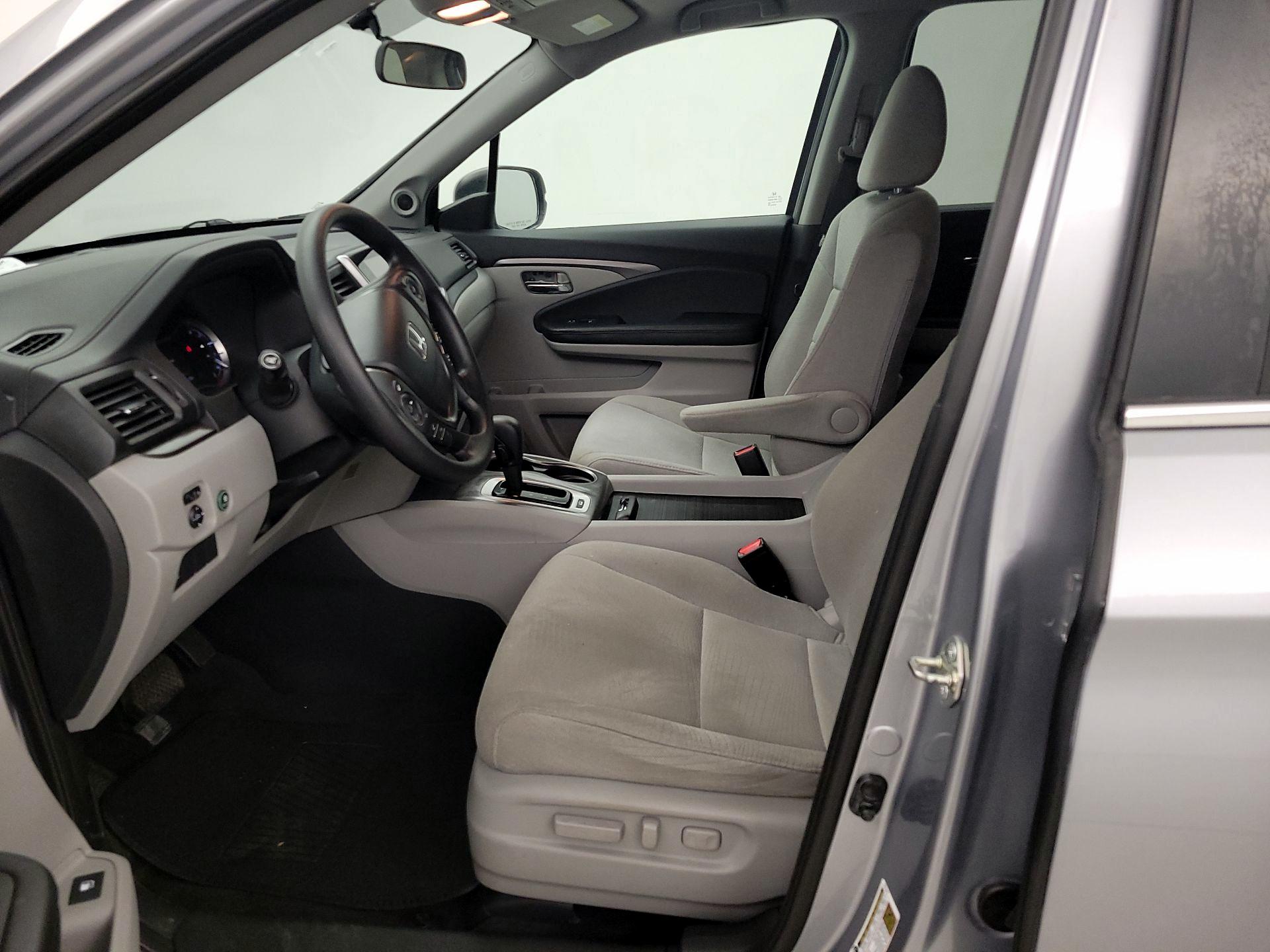 Thumbnail: 2017 Honda Pilot - 11