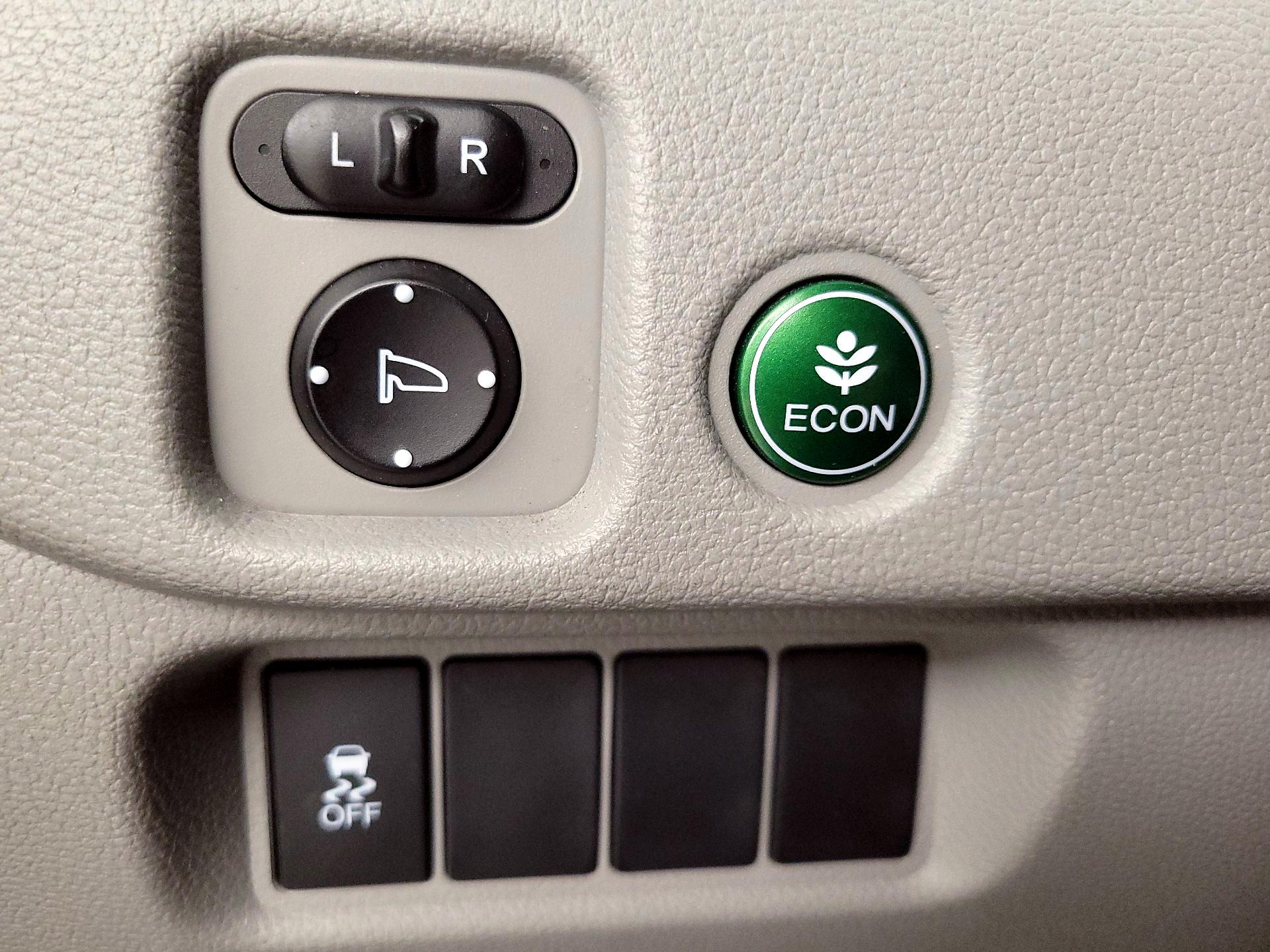 Thumbnail: 2017 Honda Pilot - 13