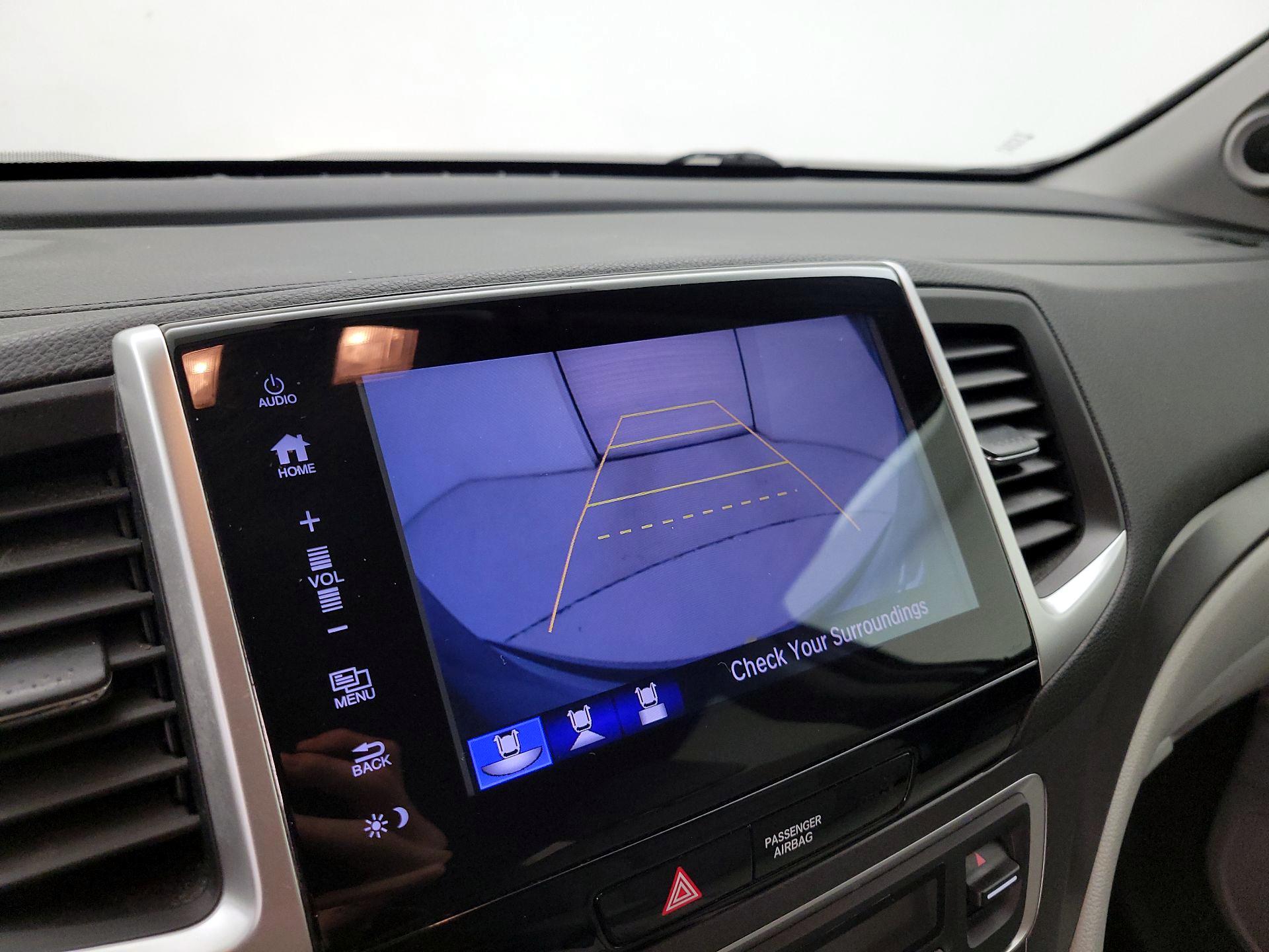 Thumbnail: 2017 Honda Pilot - 14