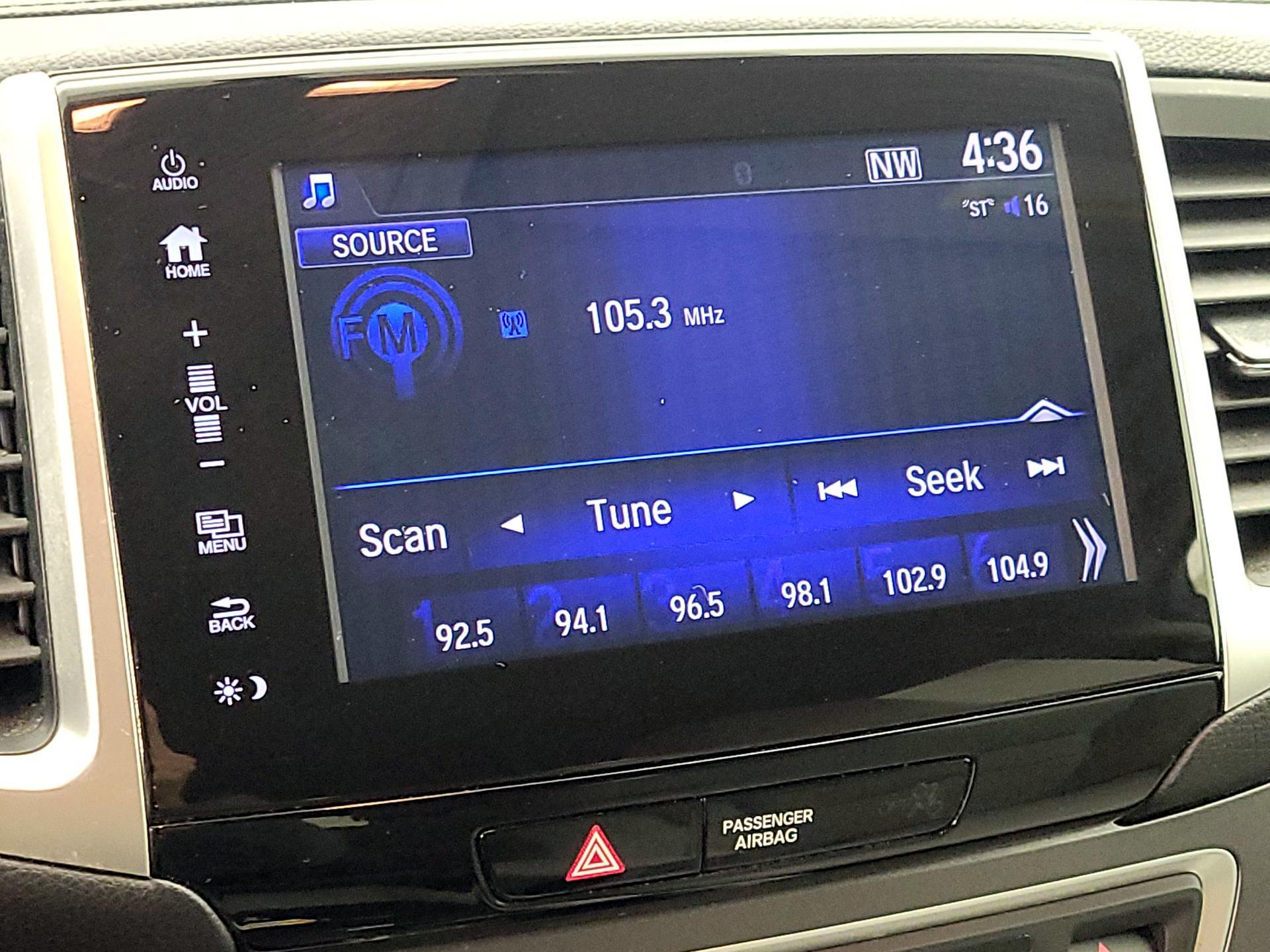 Thumbnail: 2017 Honda Pilot - 15