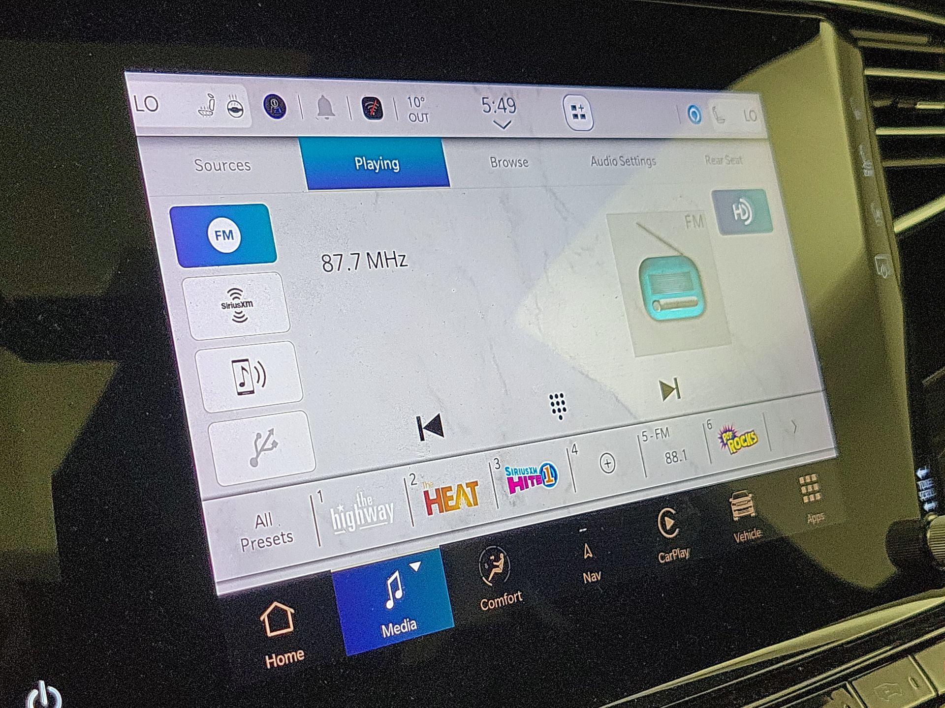 Thumbnail: 2022 Jeep Wagoneer - 16