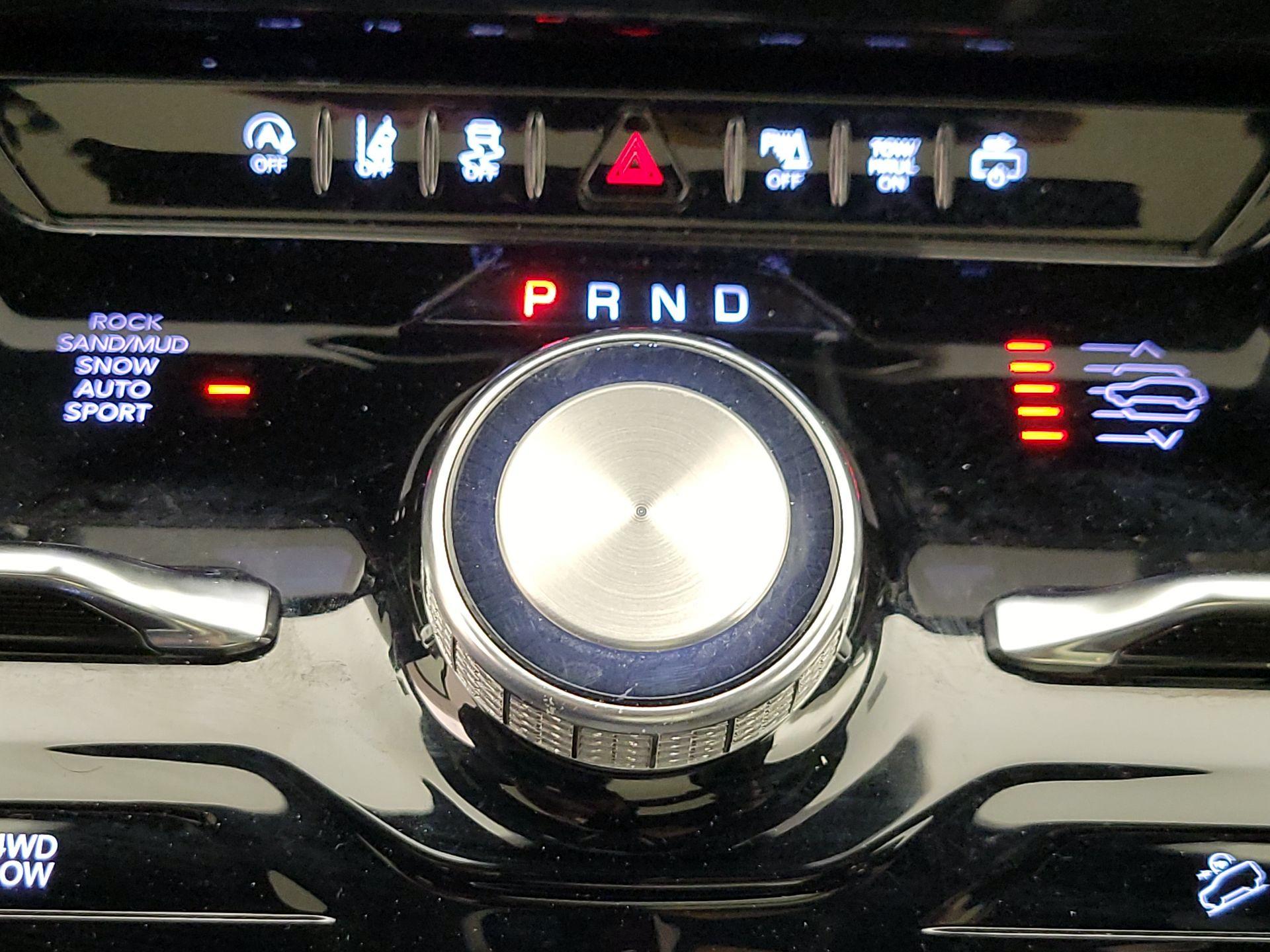 Thumbnail: 2022 Jeep Wagoneer - 18