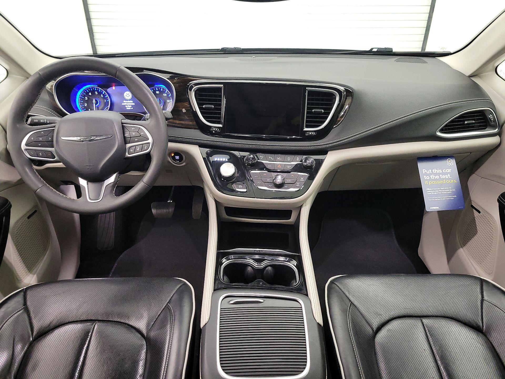 Thumbnail: 2022 Chrysler Pacifica - 9