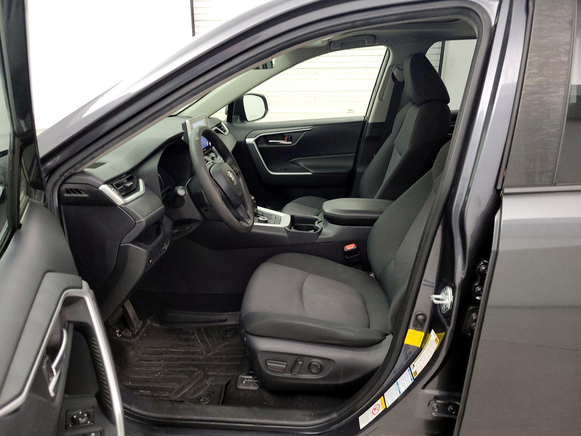 Thumbnail: 2019 Toyota RAV4 - 11