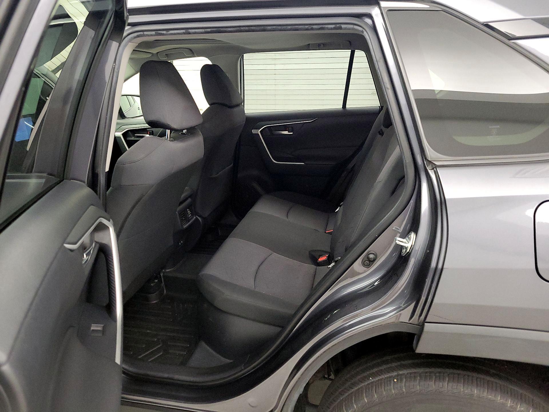 Thumbnail: 2019 Toyota RAV4 - 20