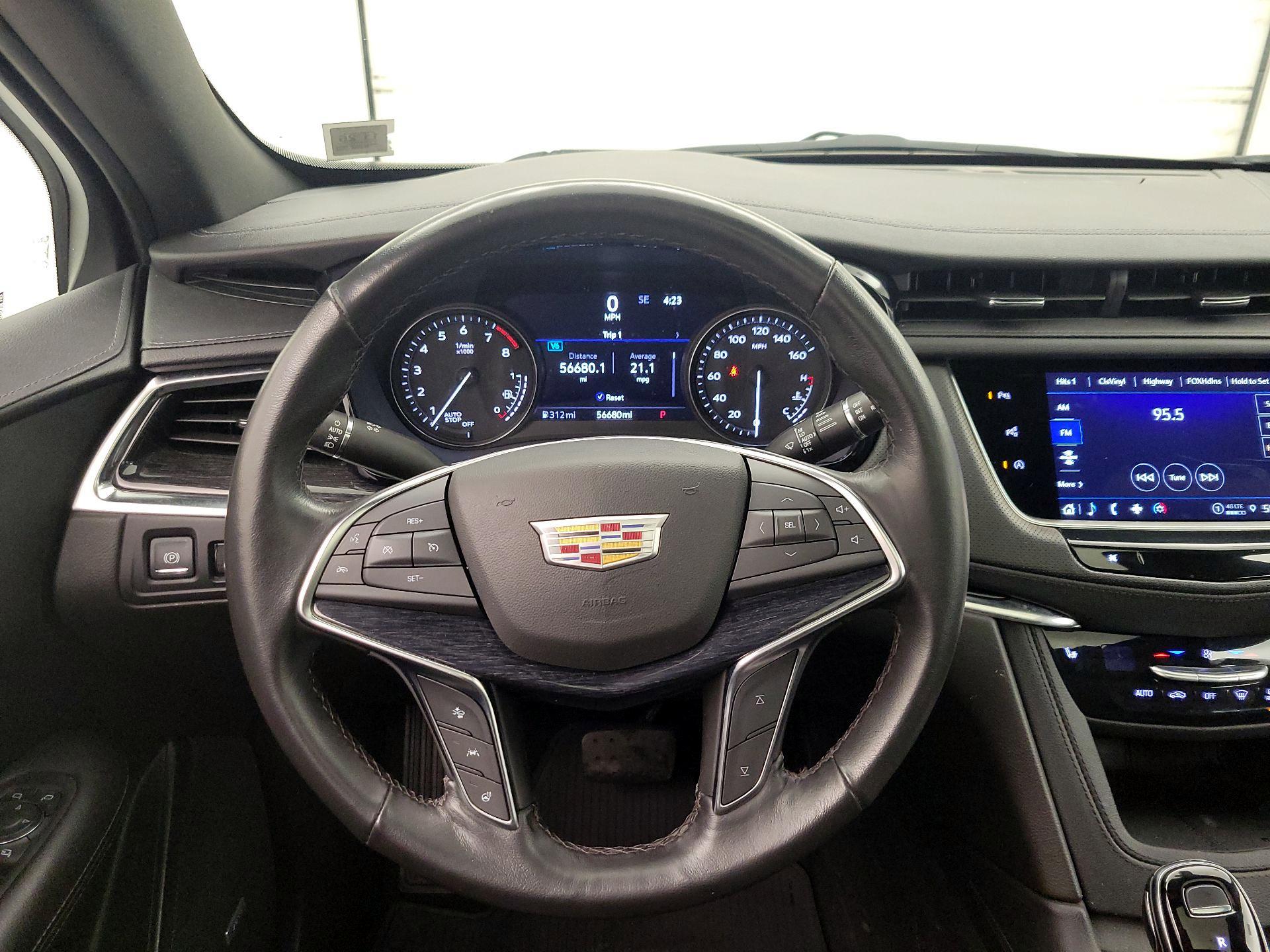 Thumbnail: 2022 Cadillac XT5 - 10