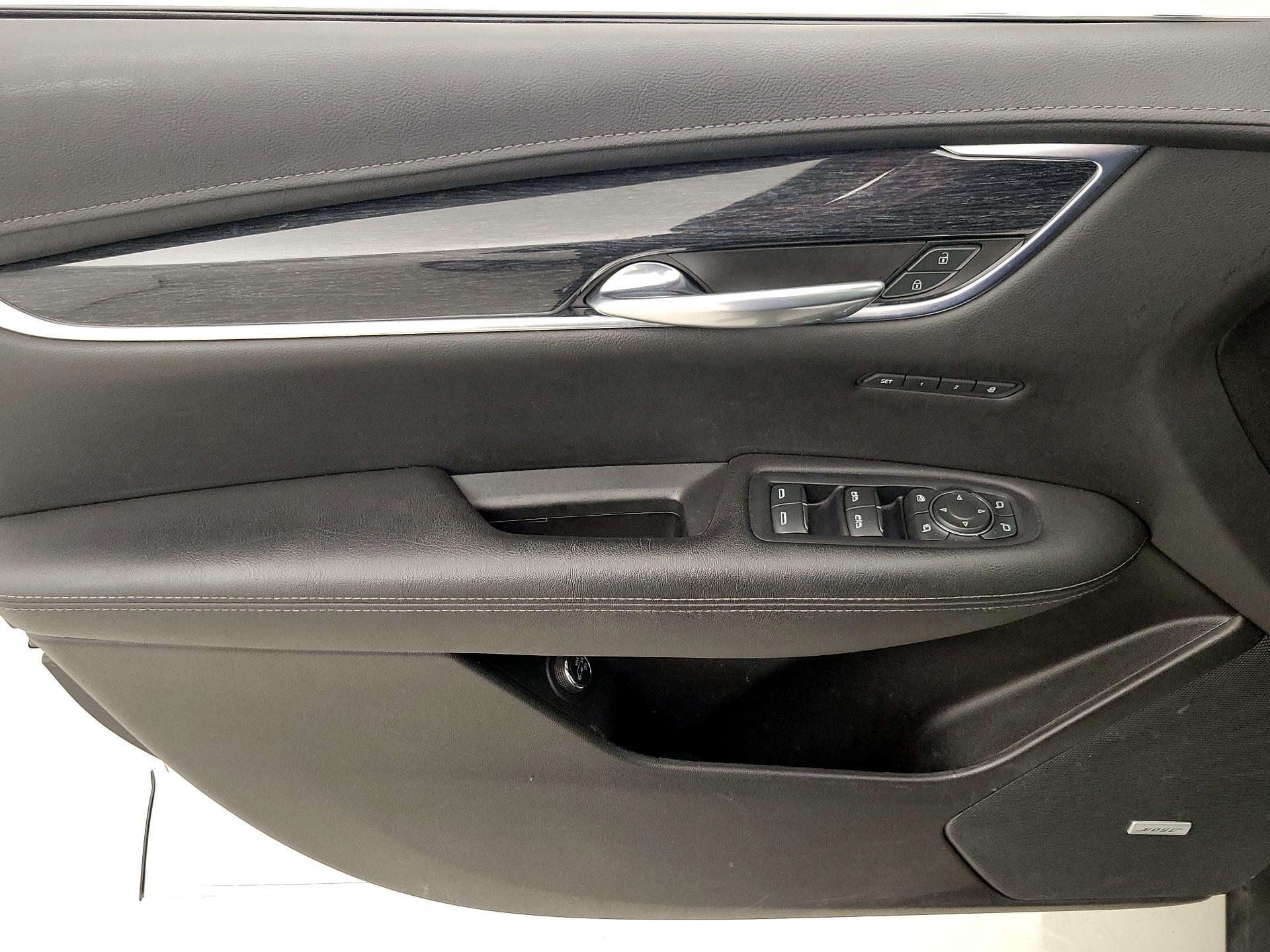 Thumbnail: 2022 Cadillac XT5 - 12