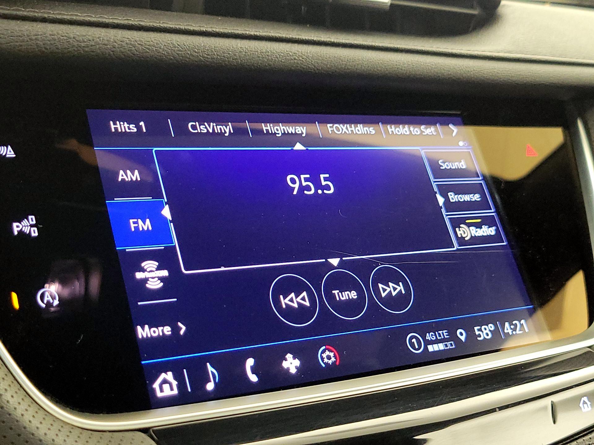 Thumbnail: 2022 Cadillac XT5 - 15