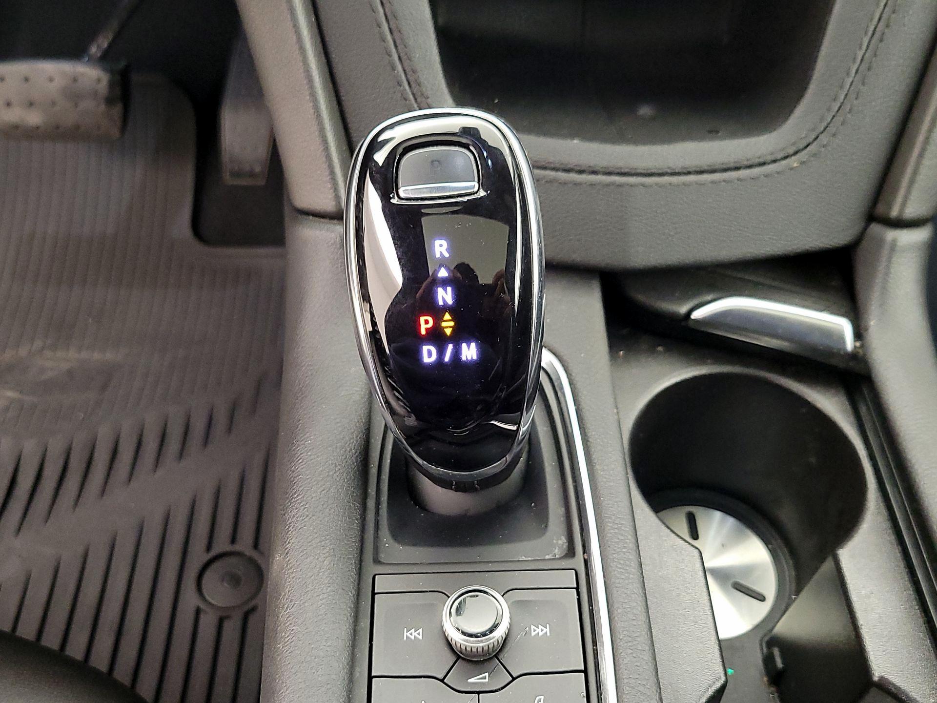 Thumbnail: 2022 Cadillac XT5 - 17