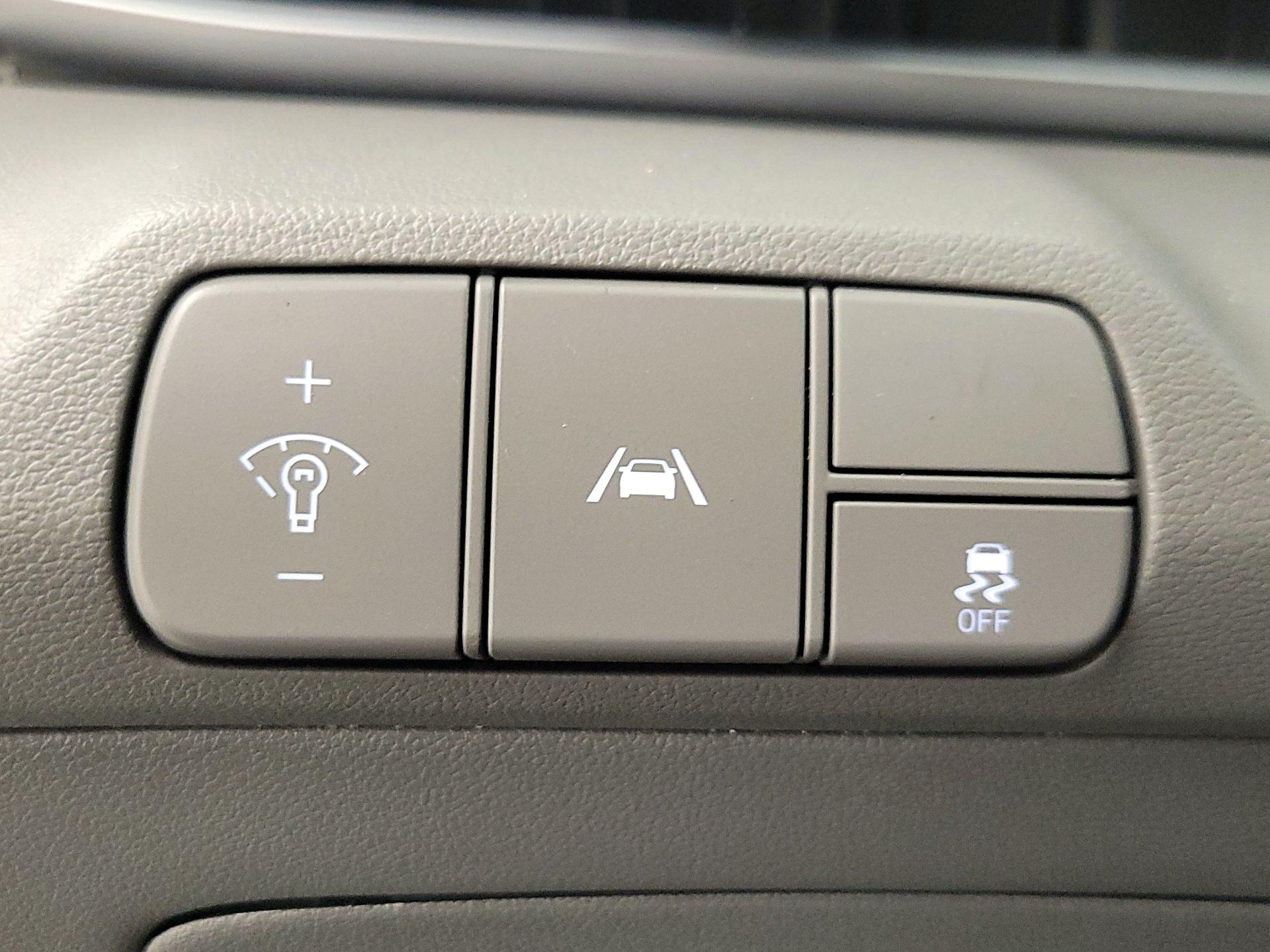 Thumbnail: 2023 Hyundai Elantra - 13