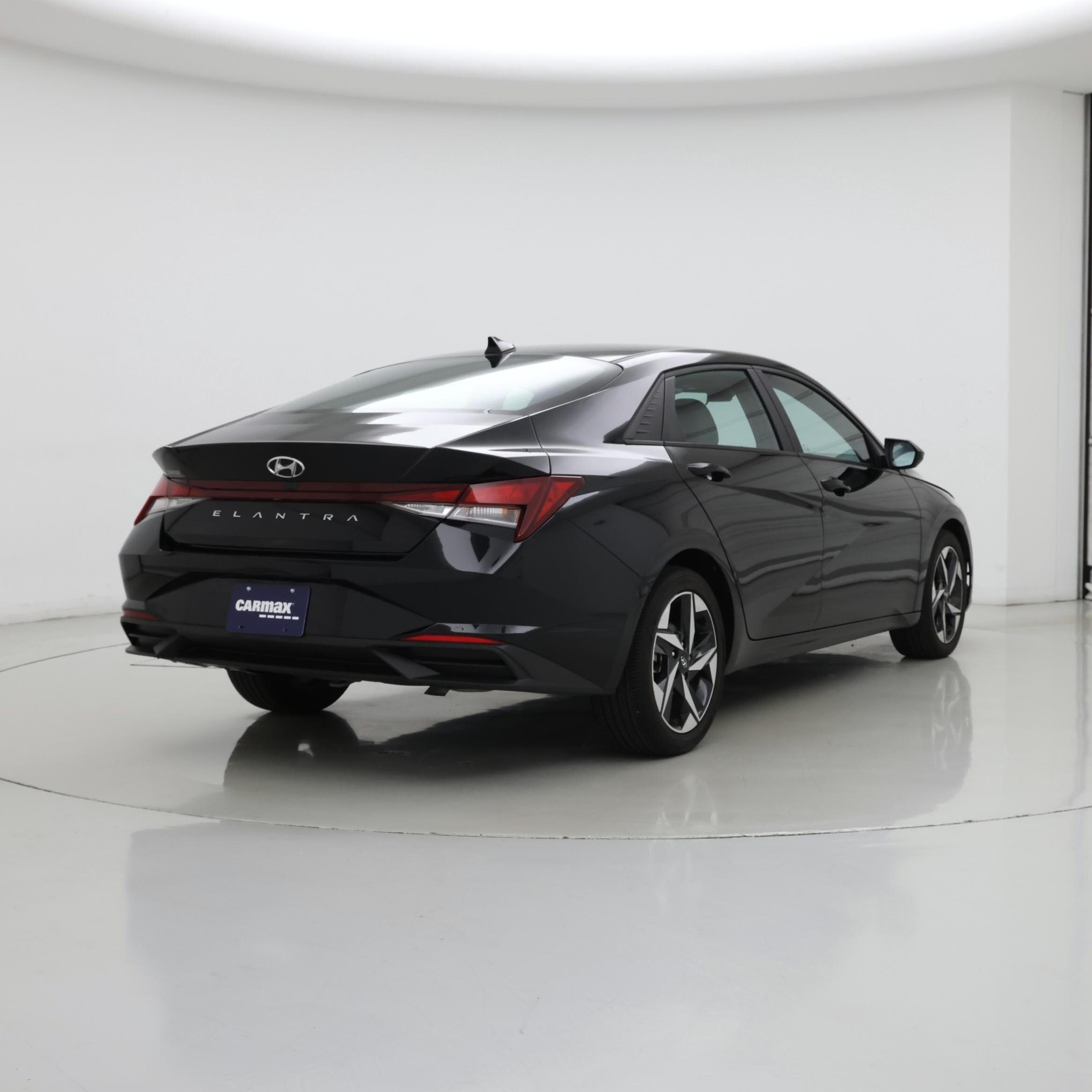 Thumbnail: 2023 Hyundai Elantra - 8