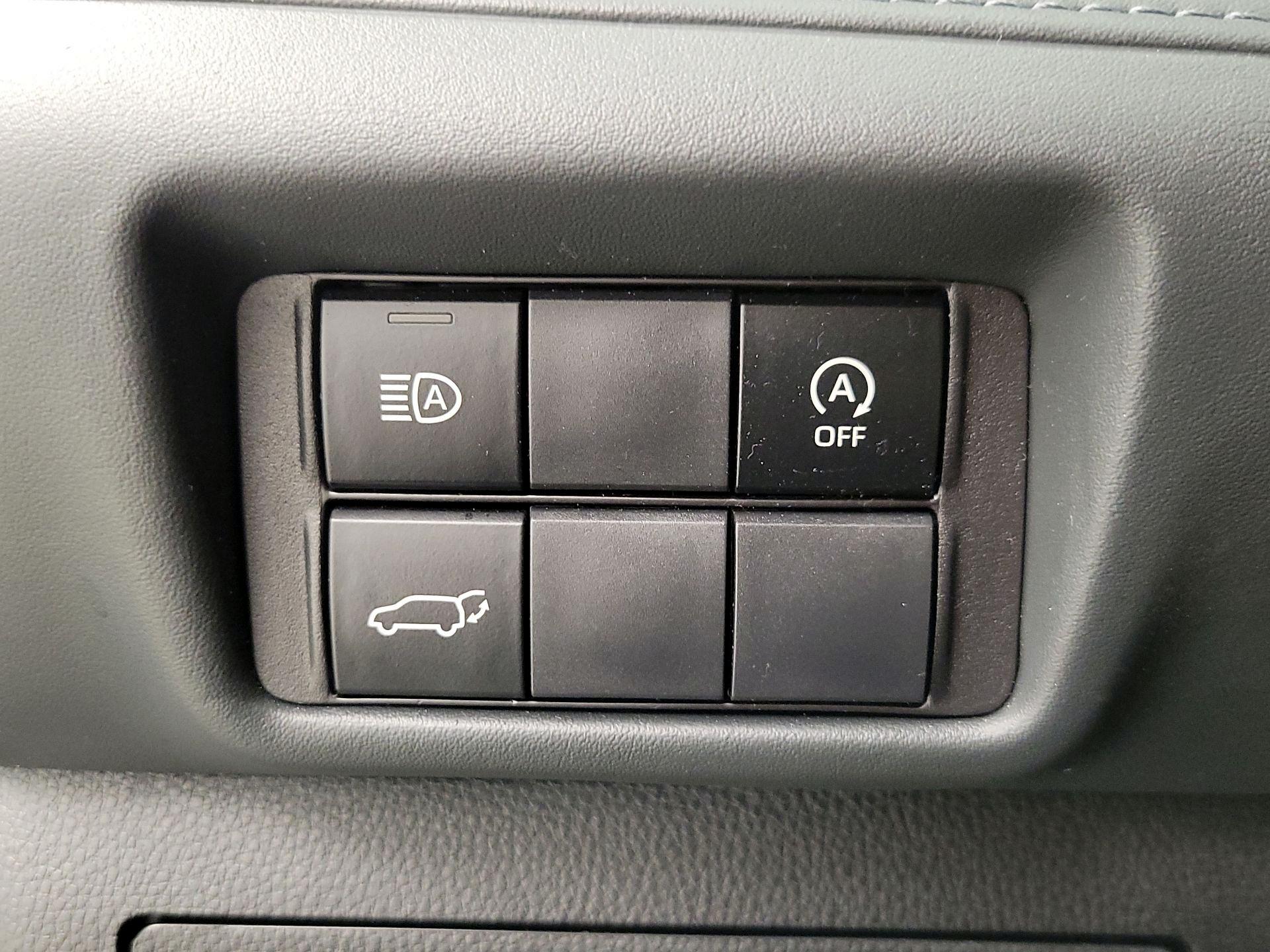 Thumbnail: 2023 Toyota Highlander - 13