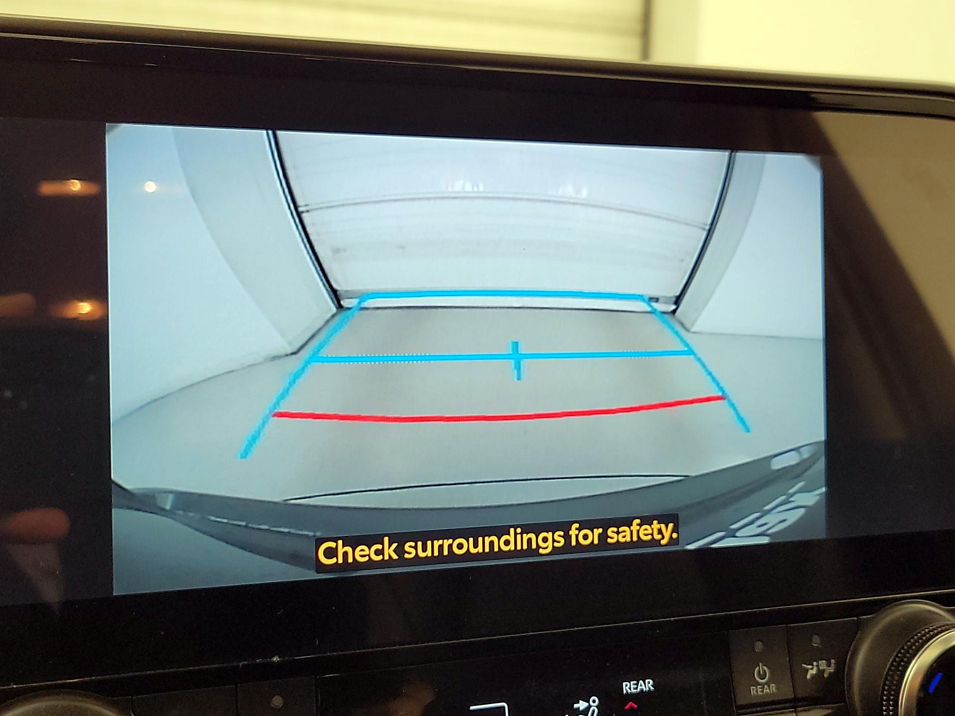 Thumbnail: 2023 Toyota Highlander - 14