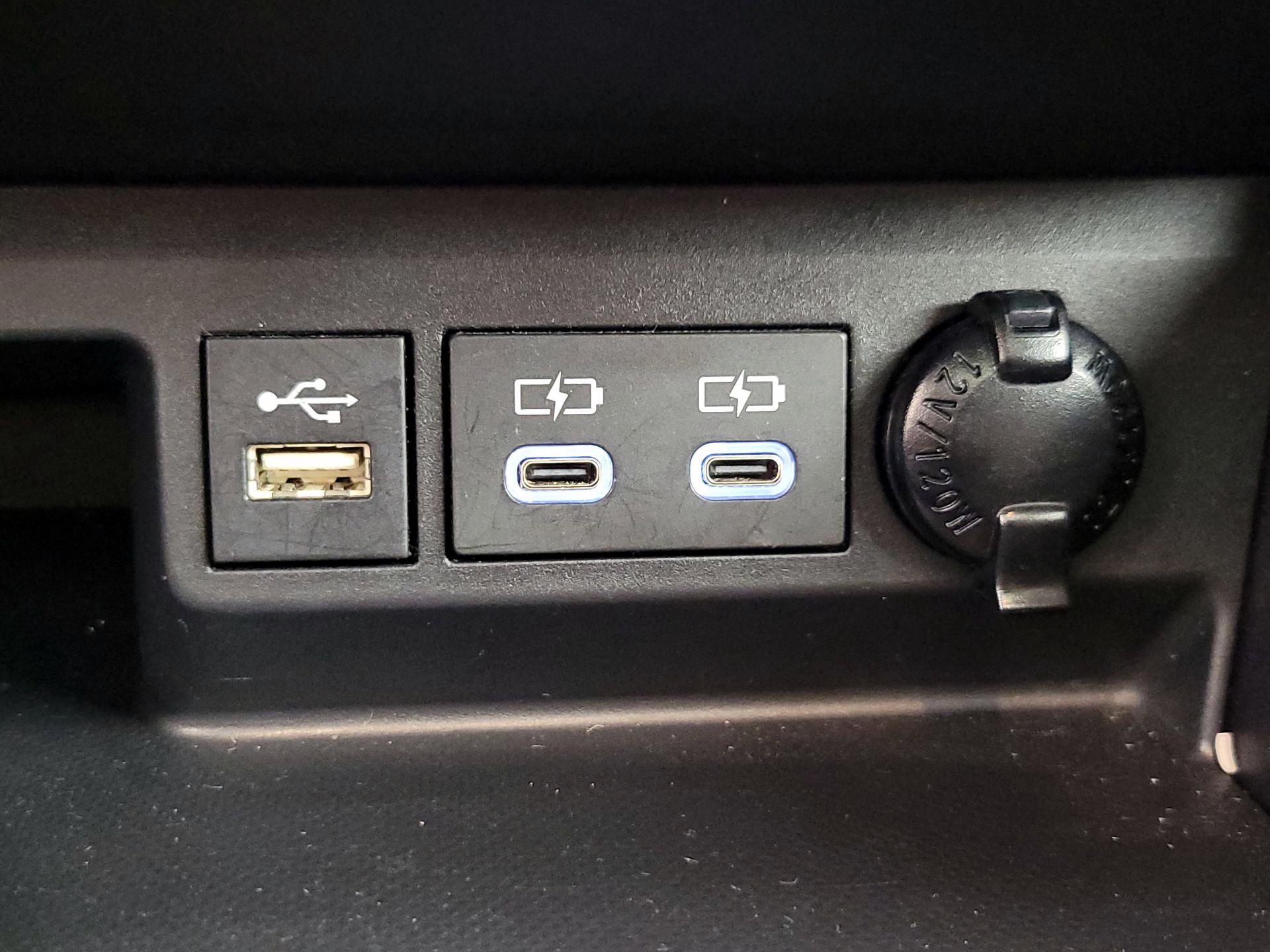 Thumbnail: 2023 Toyota Highlander - 18