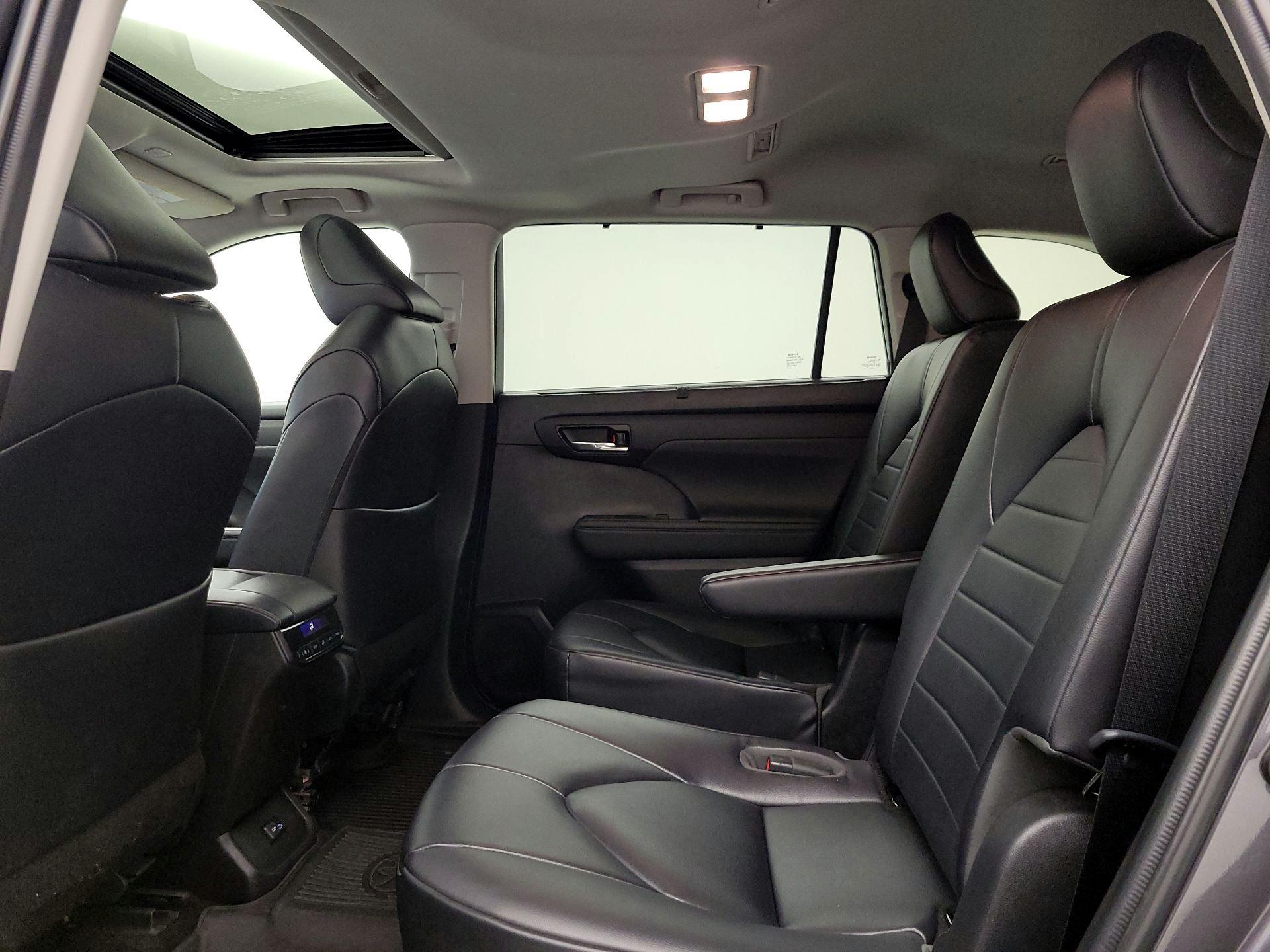 Thumbnail: 2023 Toyota Highlander - 20