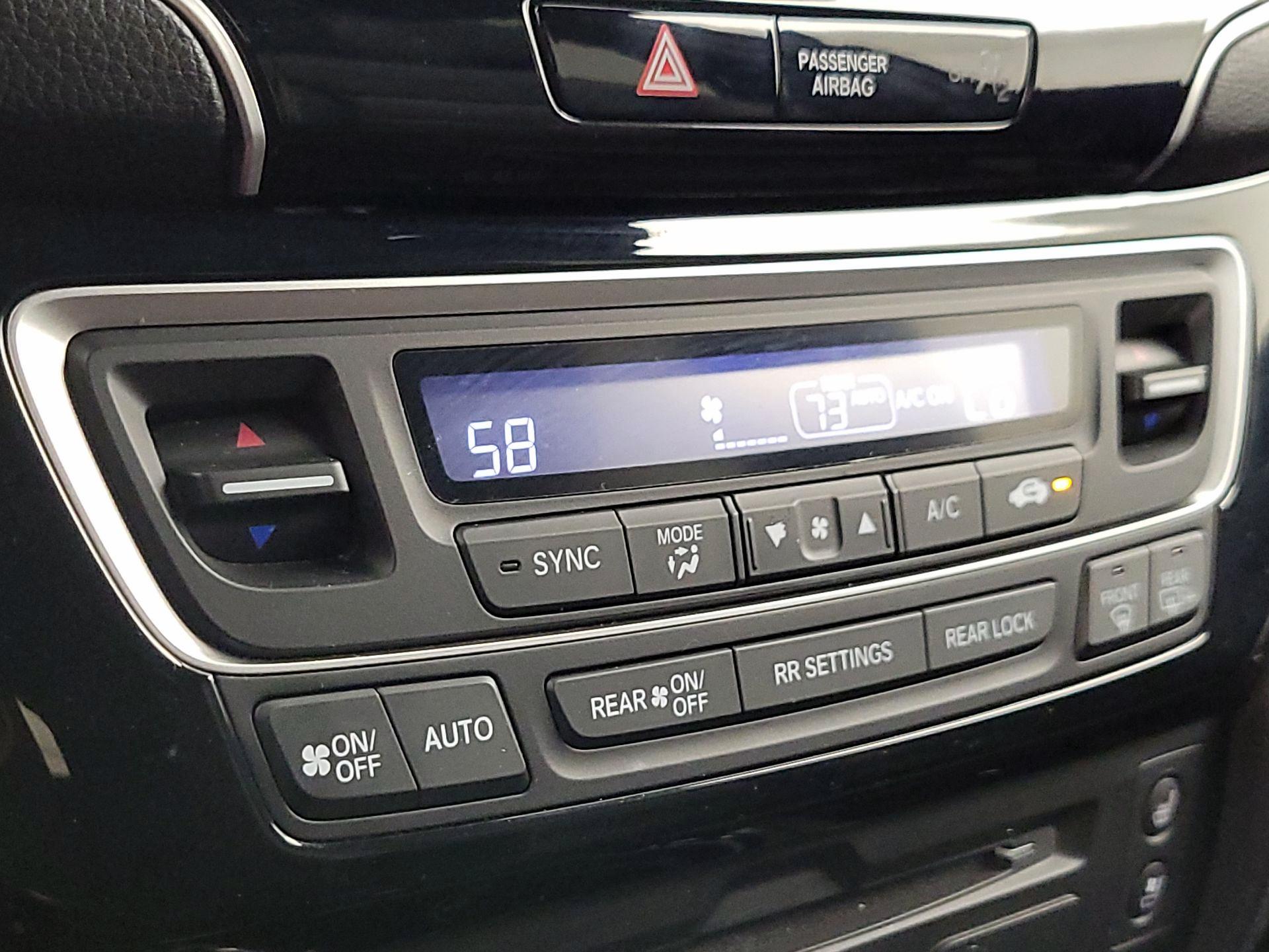 Thumbnail: 2020 Honda Pilot - 17