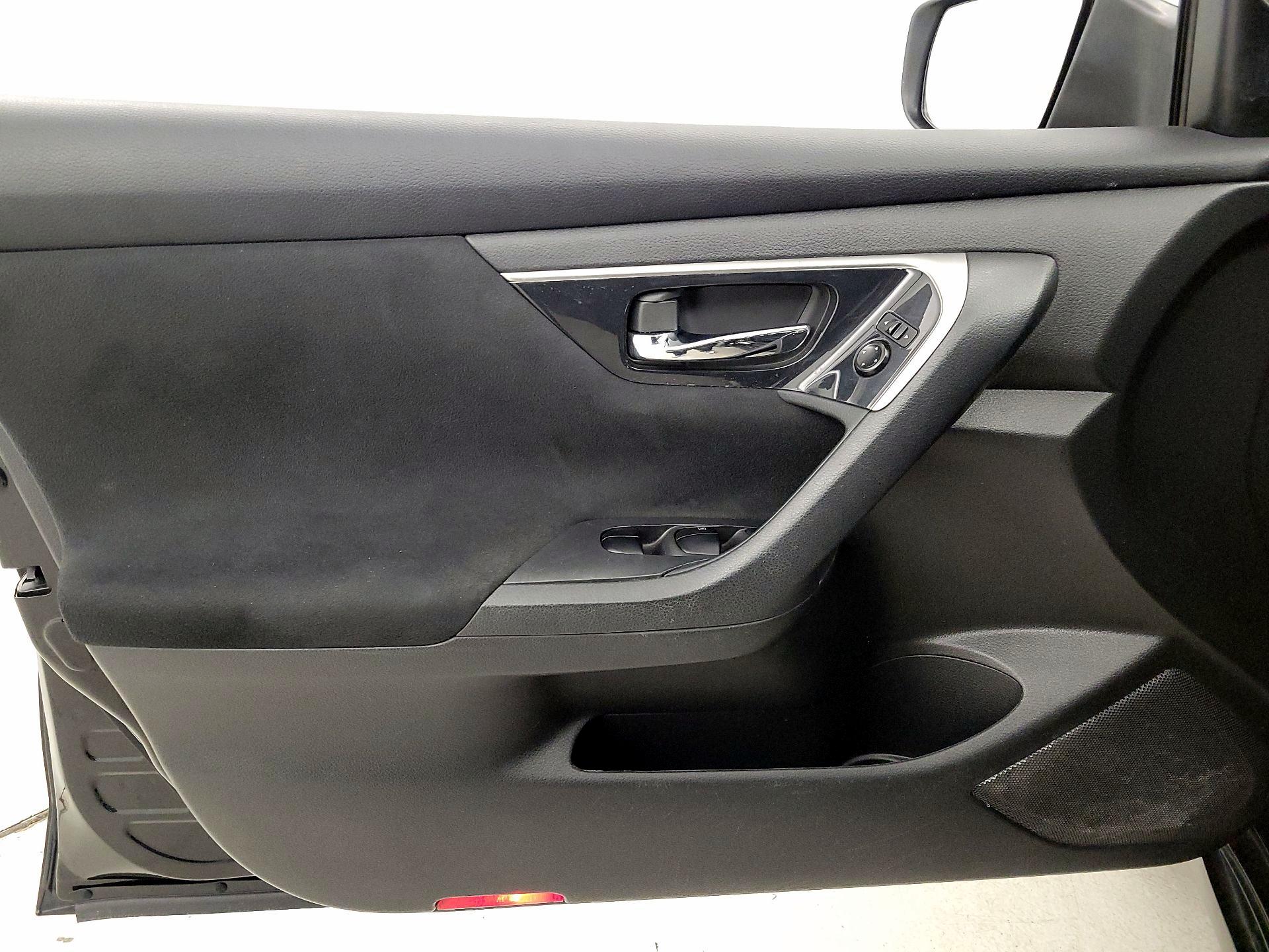 Thumbnail: 2014 Nissan Altima - 12