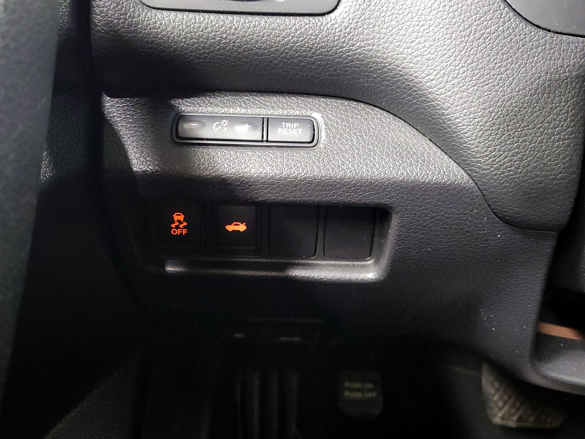 Thumbnail: 2014 Nissan Altima - 13