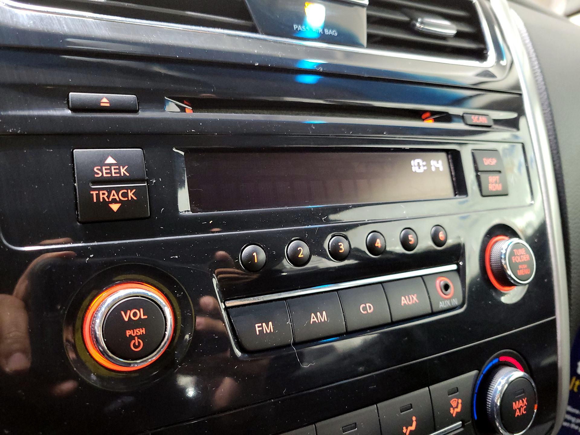 Thumbnail: 2014 Nissan Altima - 14