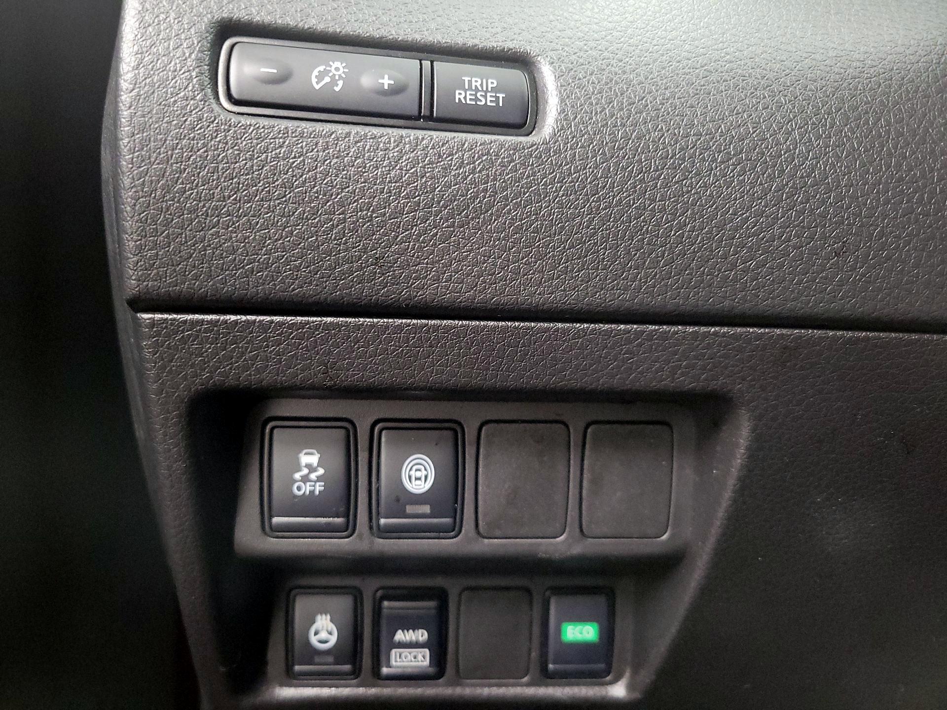 Thumbnail: 2019 Nissan Rogue Sport - 13