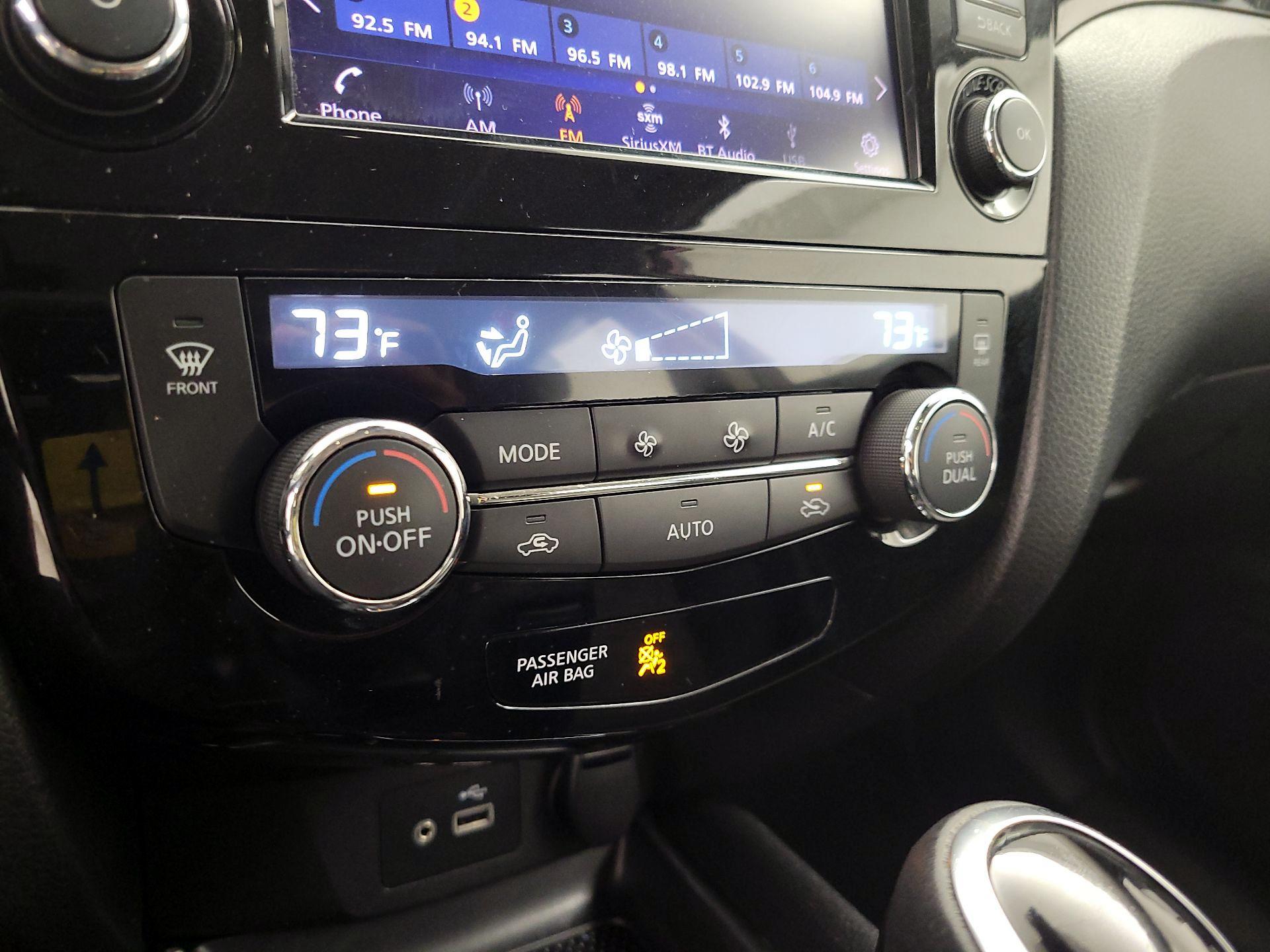 Thumbnail: 2019 Nissan Rogue Sport - 16