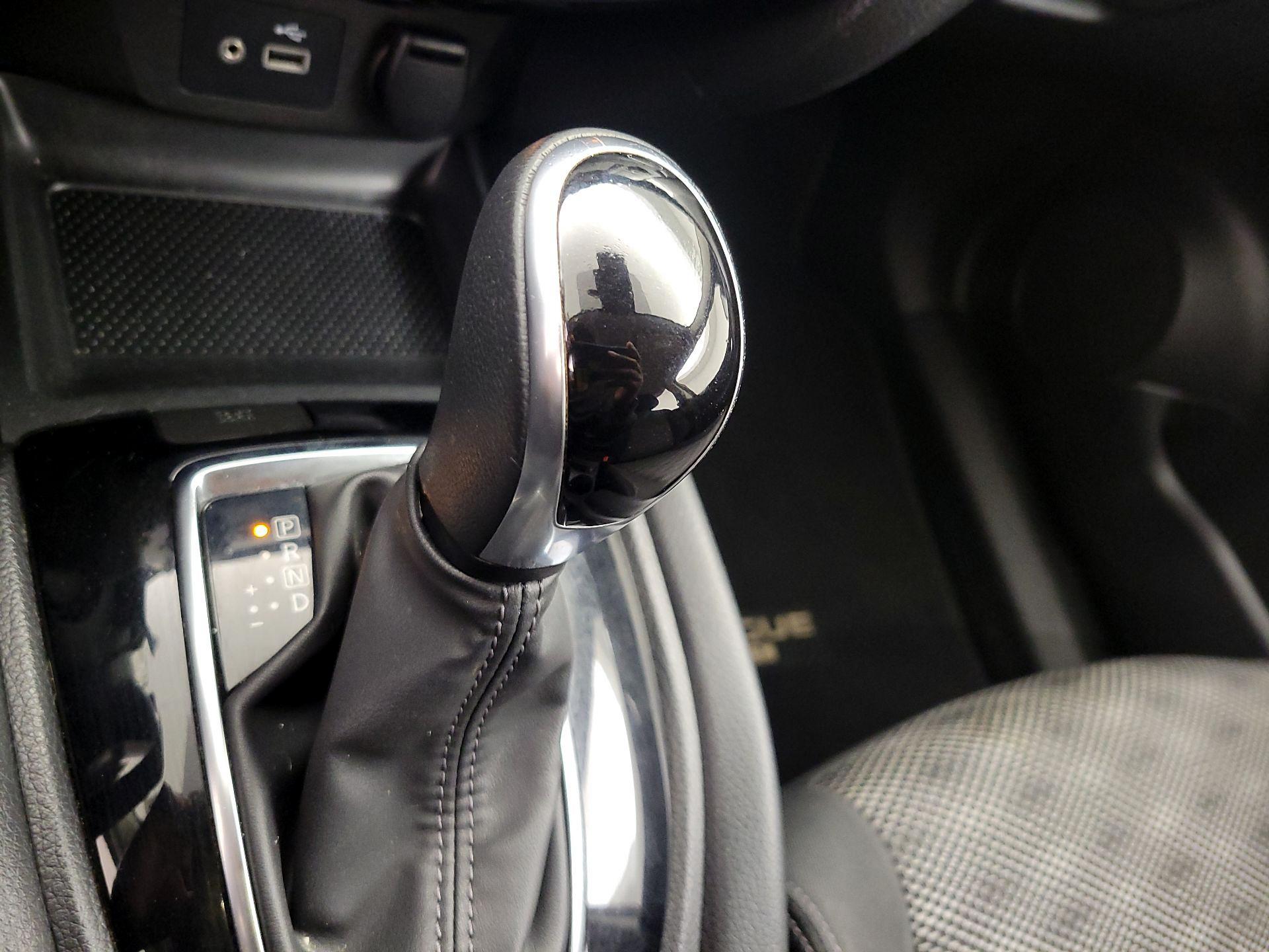 Thumbnail: 2019 Nissan Rogue Sport - 17