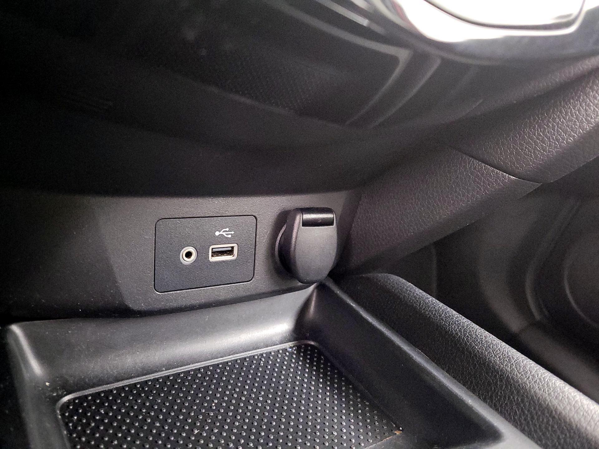 Thumbnail: 2019 Nissan Rogue Sport - 18