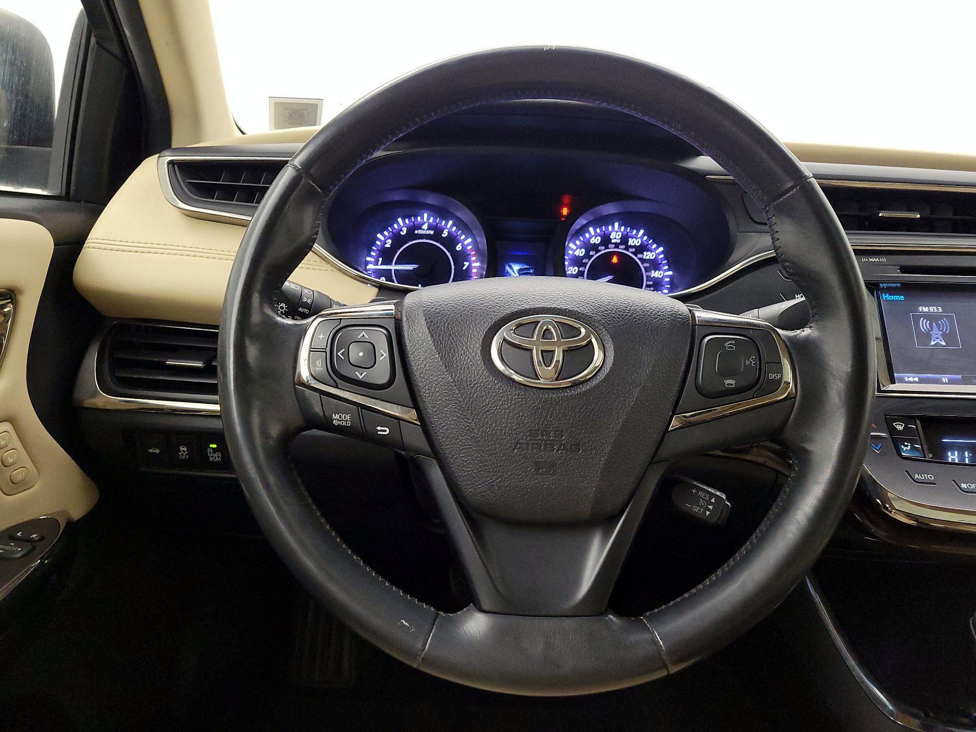 Thumbnail: 2015 Toyota Avalon - 10