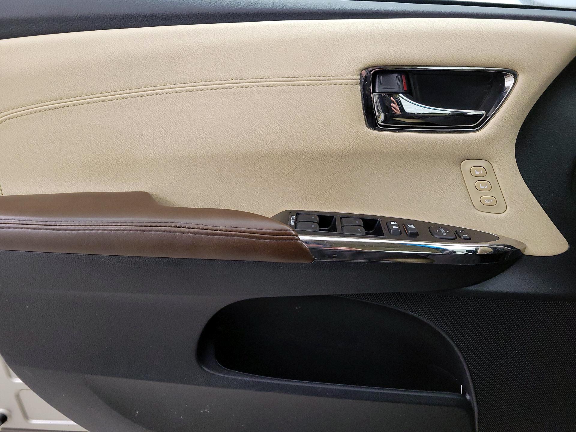 Thumbnail: 2015 Toyota Avalon - 12