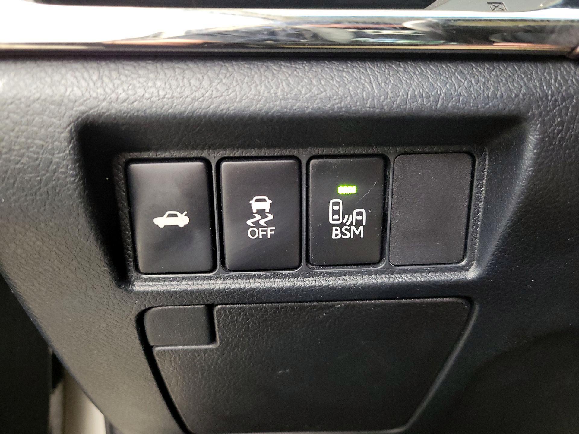 Thumbnail: 2015 Toyota Avalon - 13