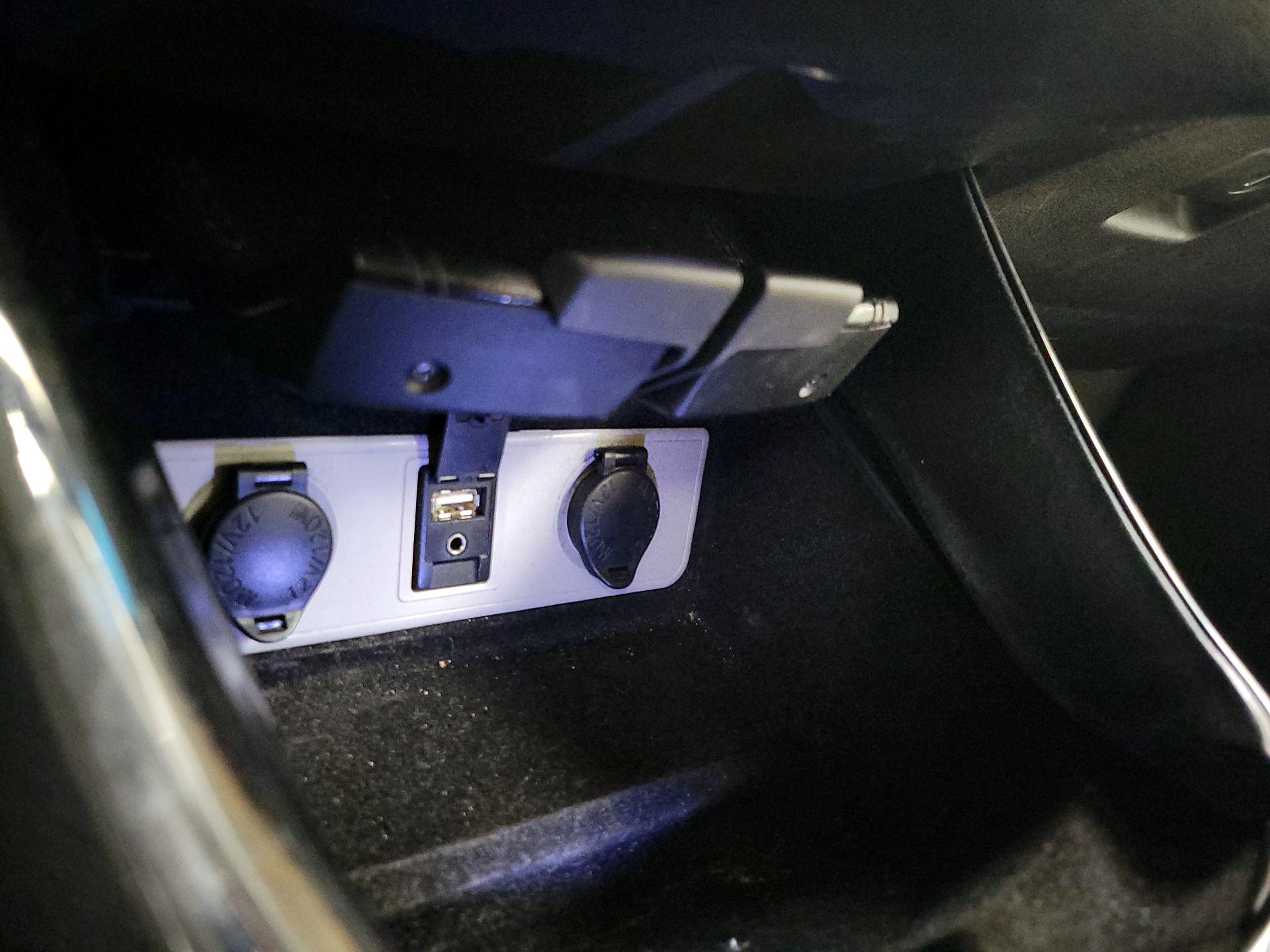 Thumbnail: 2015 Toyota Avalon - 19