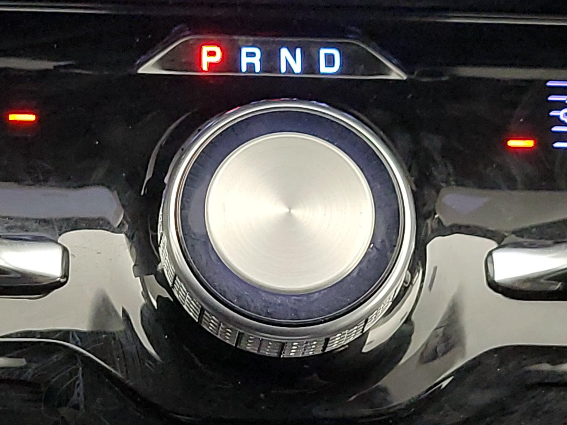 Thumbnail: 2022 Jeep Wagoneer - 18