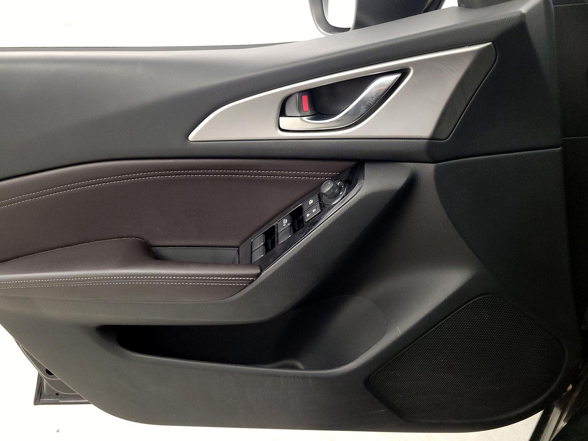 Thumbnail: 2017 Mazda Mazda3 - 12