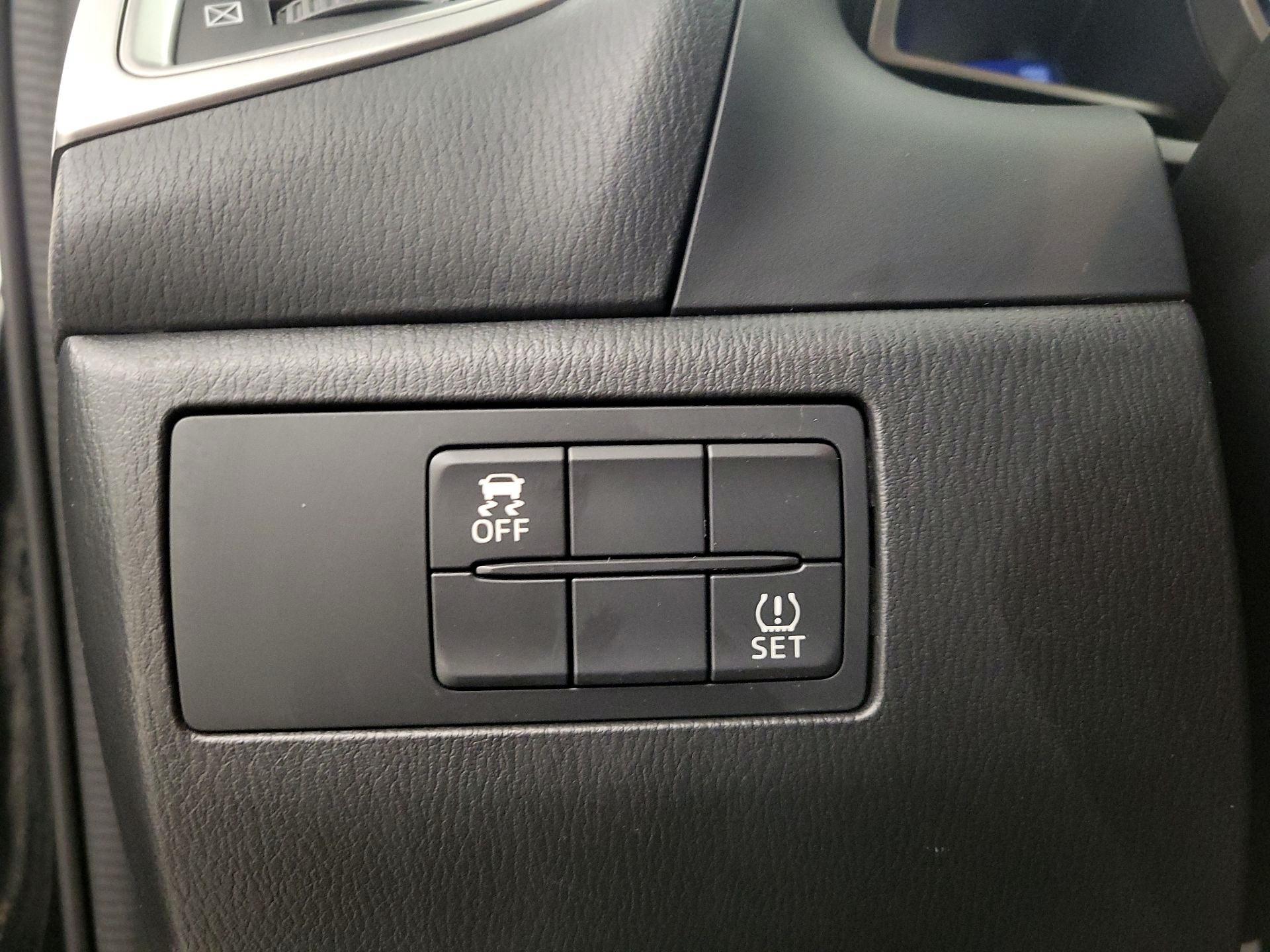 Thumbnail: 2017 Mazda Mazda3 - 13