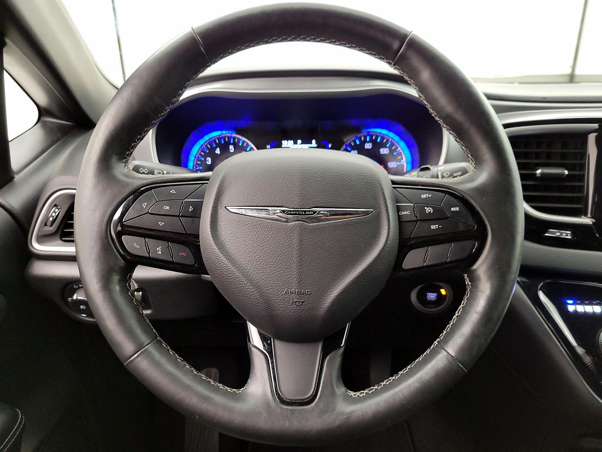 Thumbnail: 2020 Chrysler Pacifica - 10