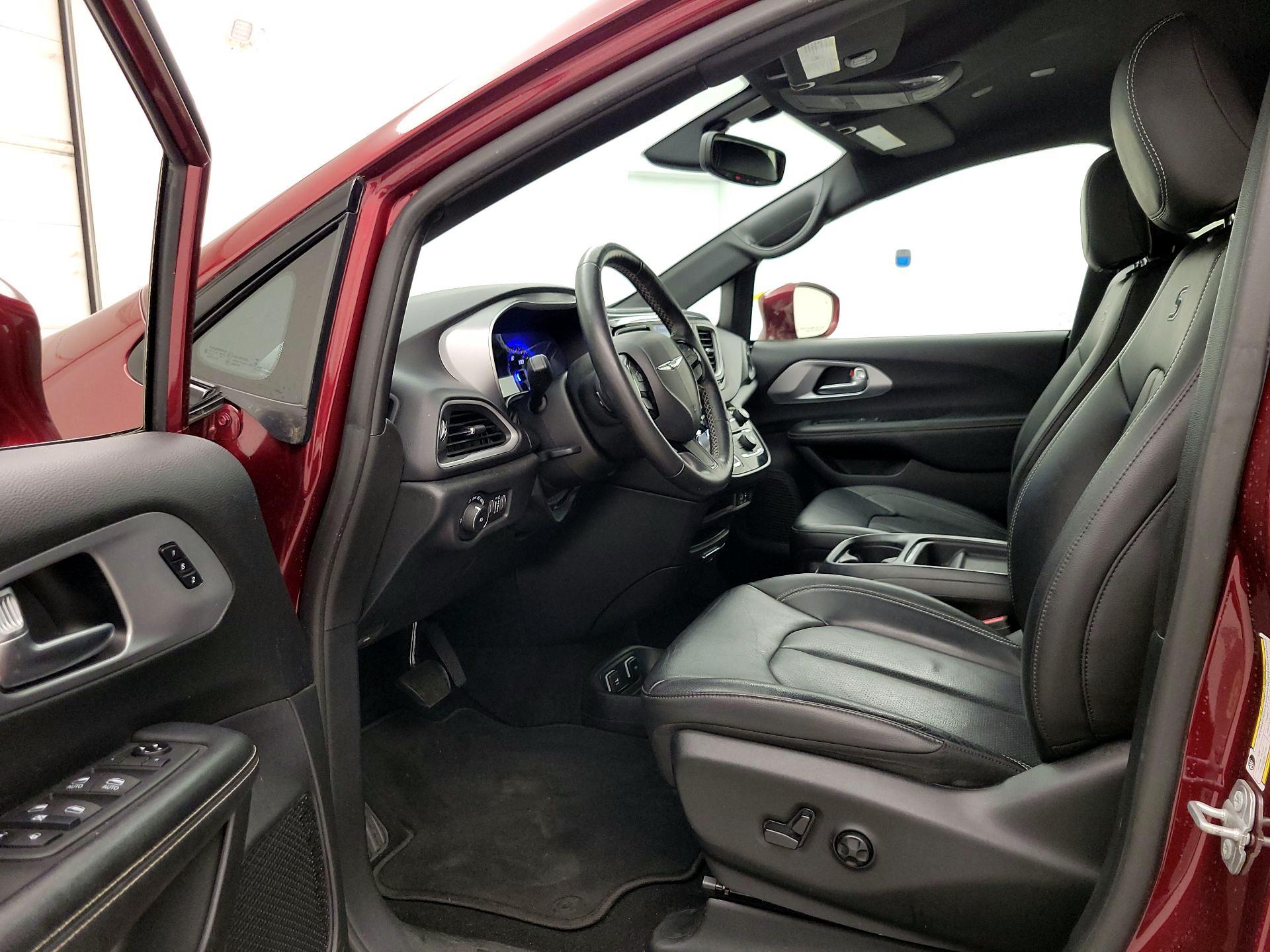 Thumbnail: 2020 Chrysler Pacifica - 11