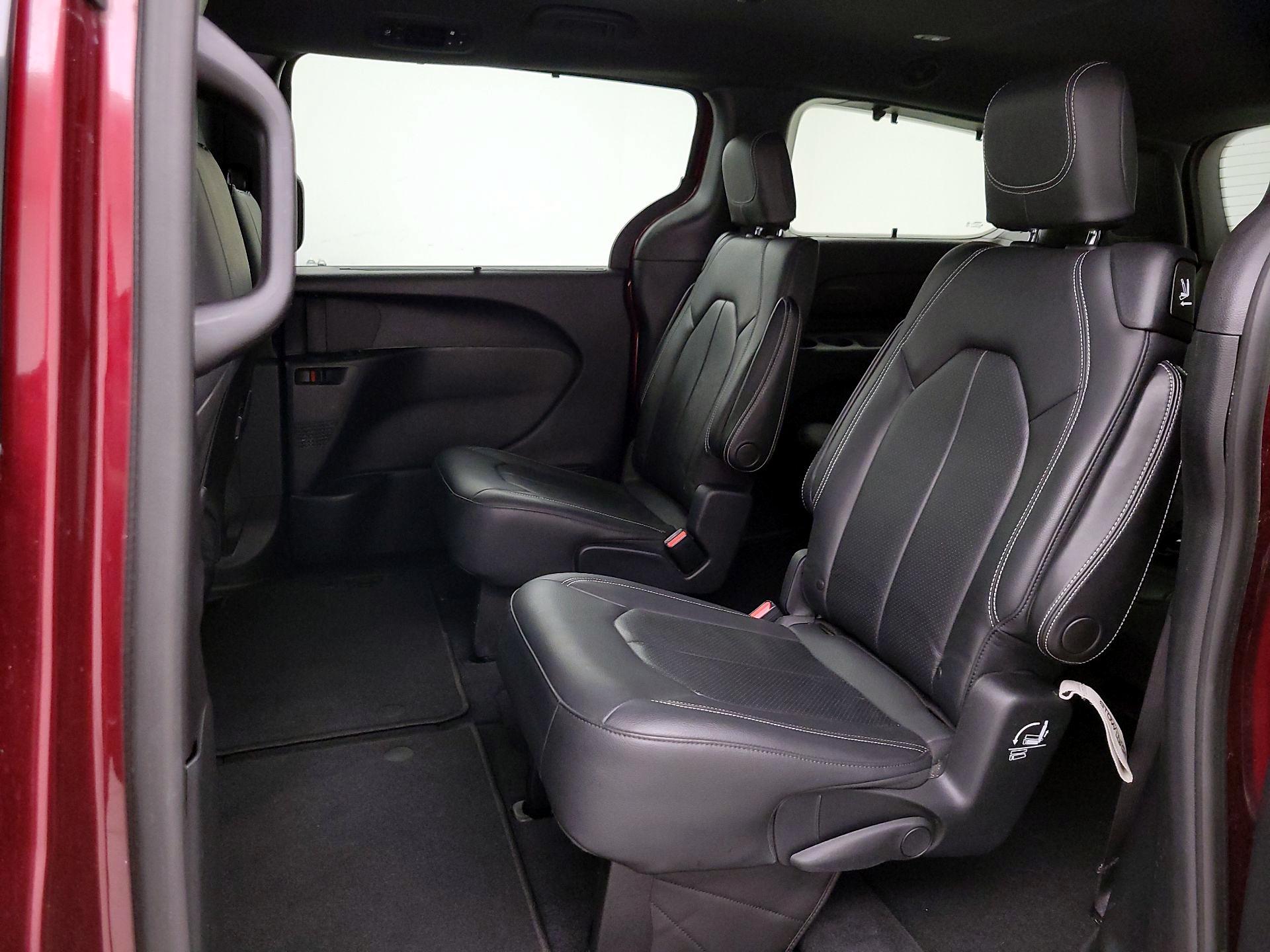 Thumbnail: 2020 Chrysler Pacifica - 20