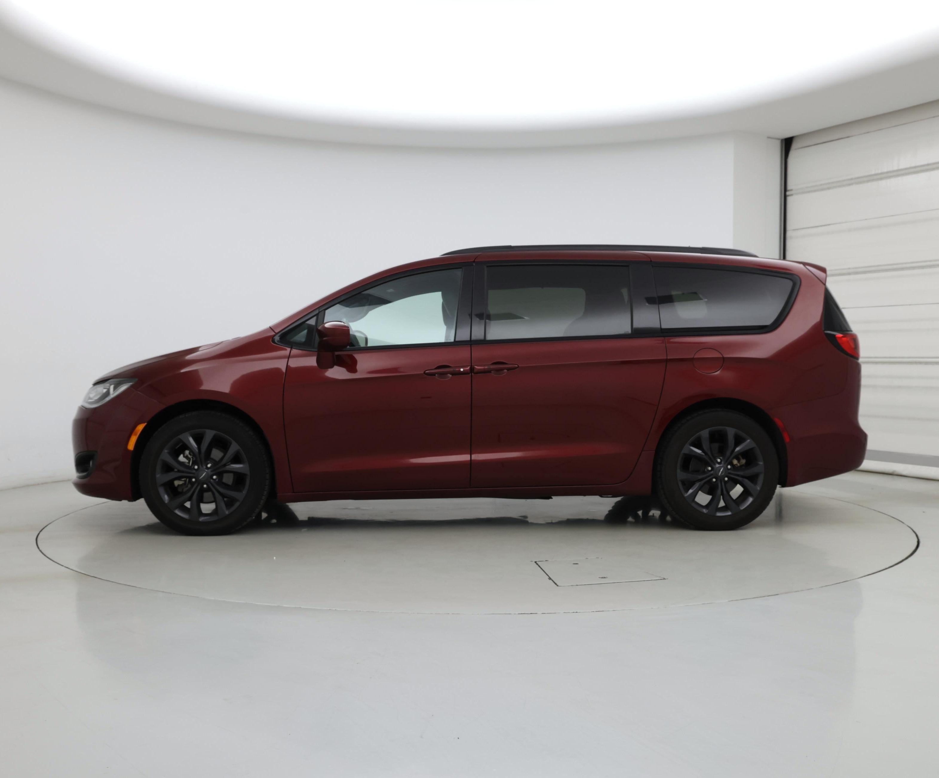 Thumbnail: 2020 Chrysler Pacifica - 3