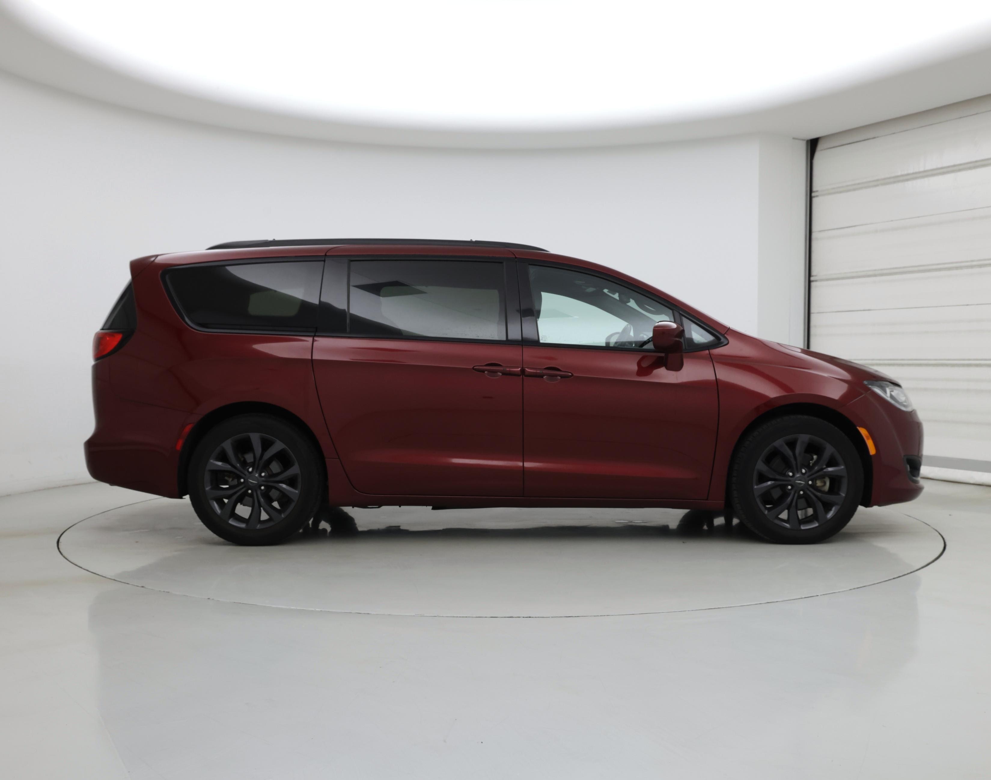 Thumbnail: 2020 Chrysler Pacifica - 7