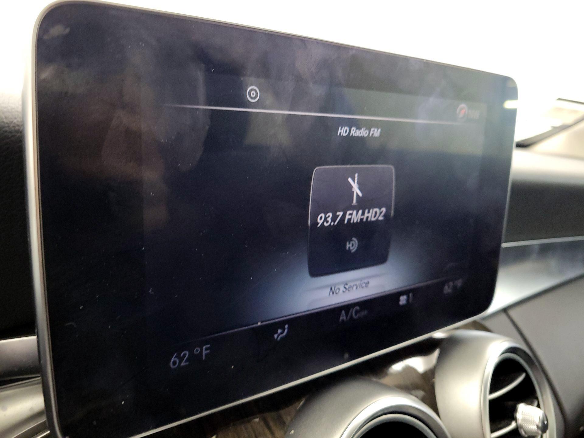 Thumbnail: 2015 Mercedes-Benz C-Class - 15