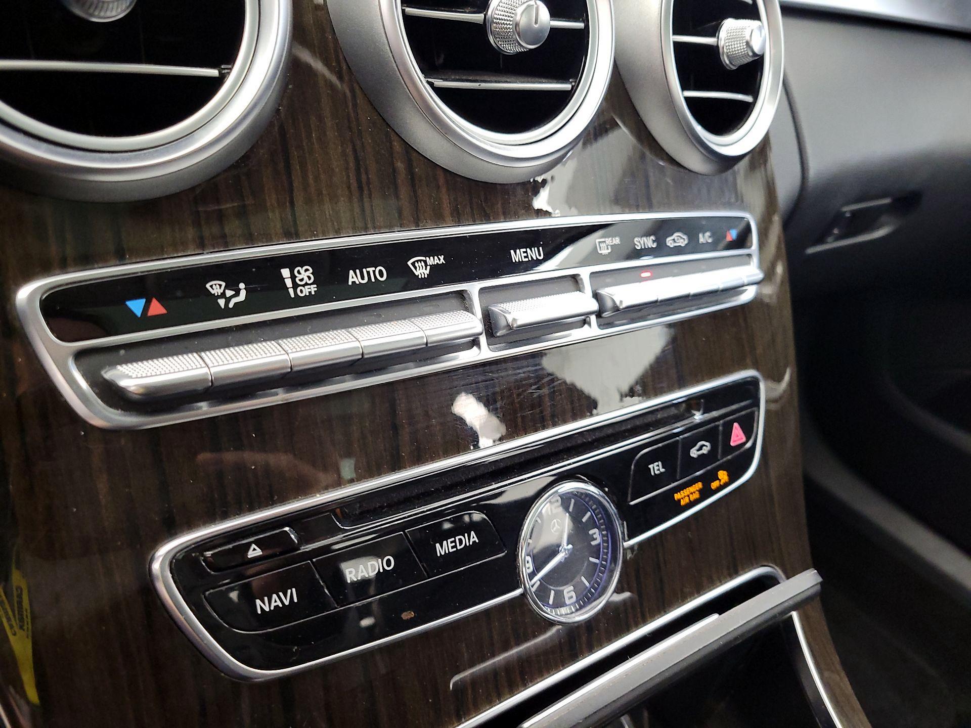 Thumbnail: 2015 Mercedes-Benz C-Class - 16