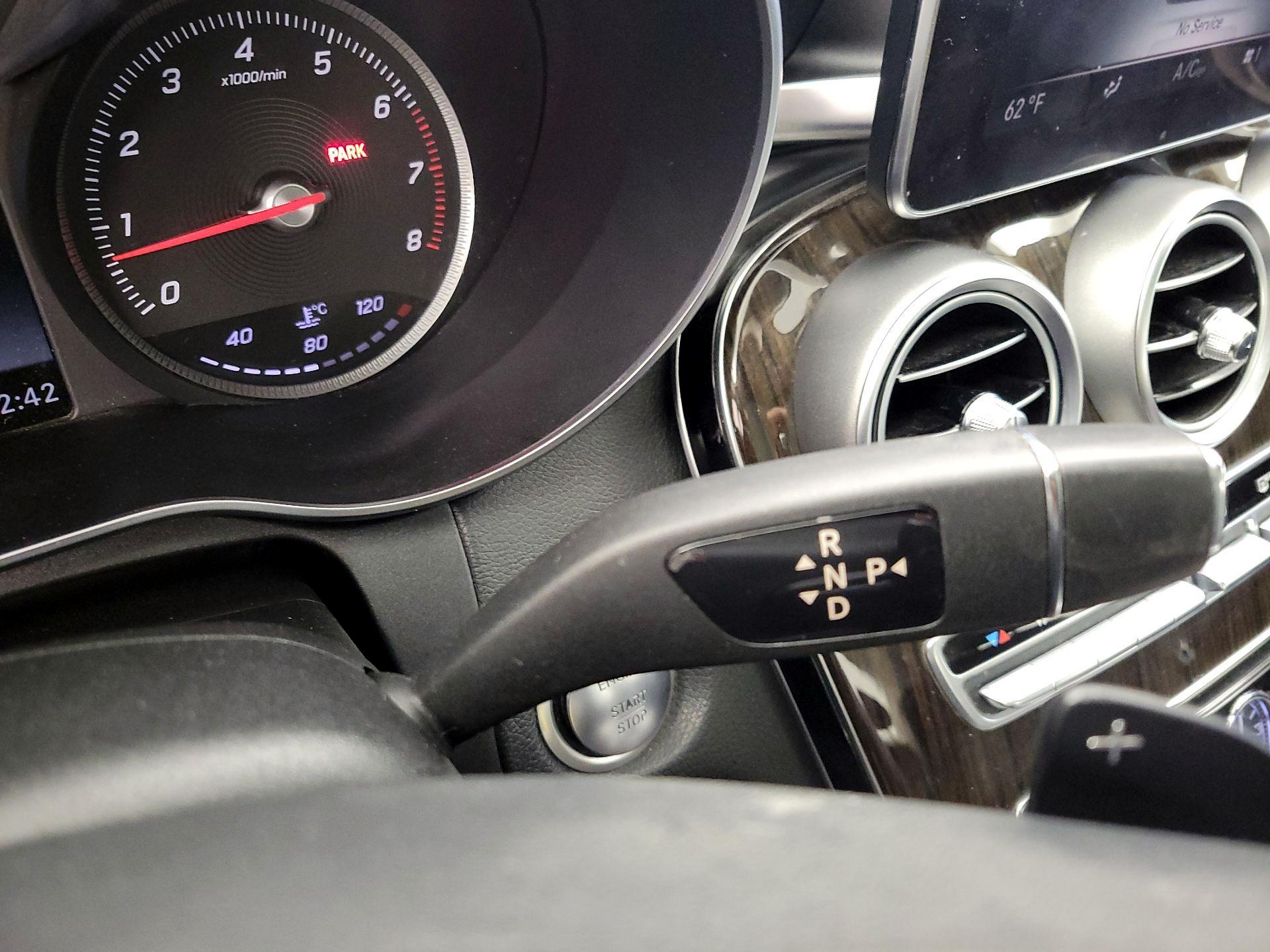 Thumbnail: 2015 Mercedes-Benz C-Class - 17