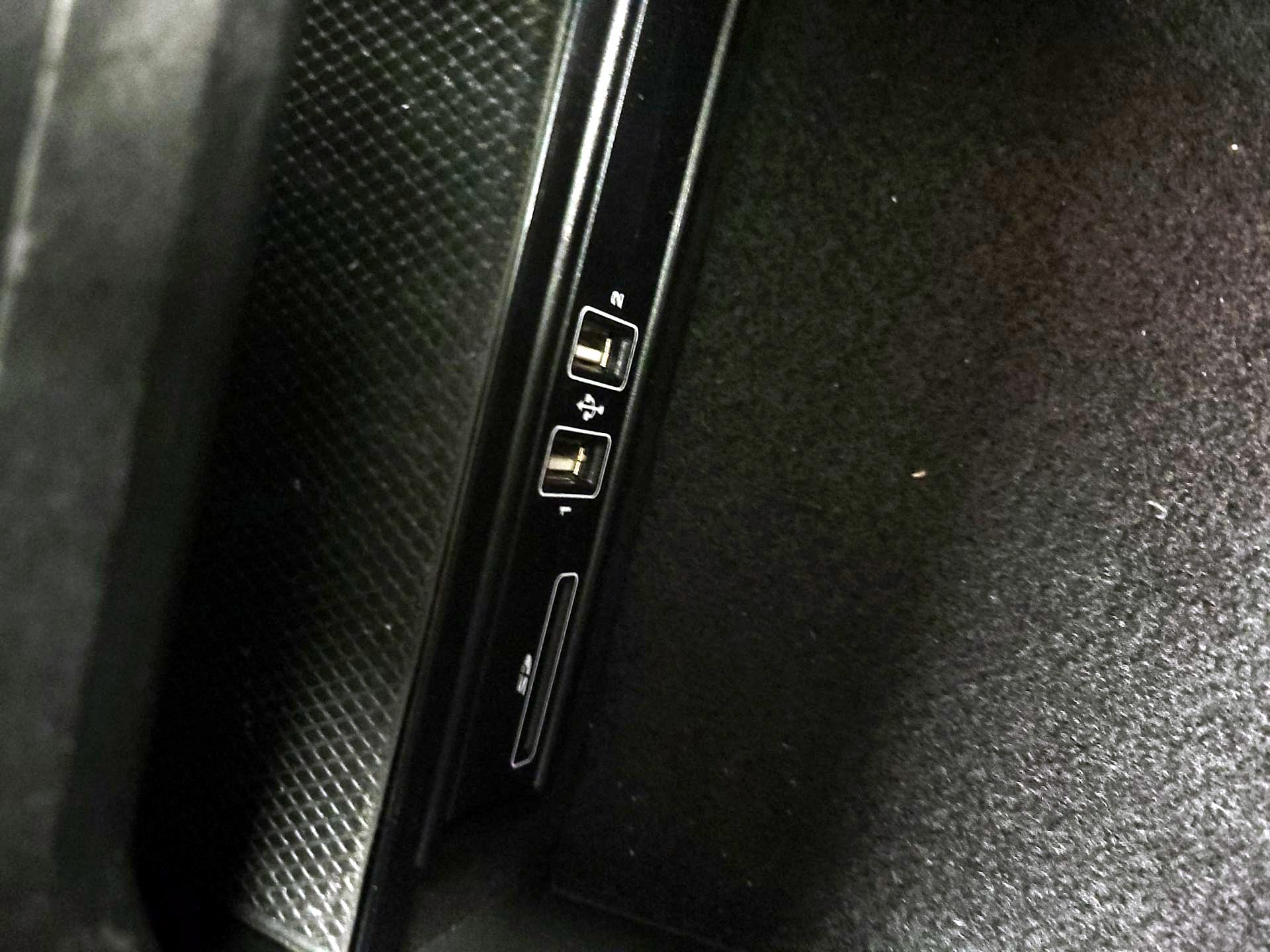 Thumbnail: 2015 Mercedes-Benz C-Class - 18