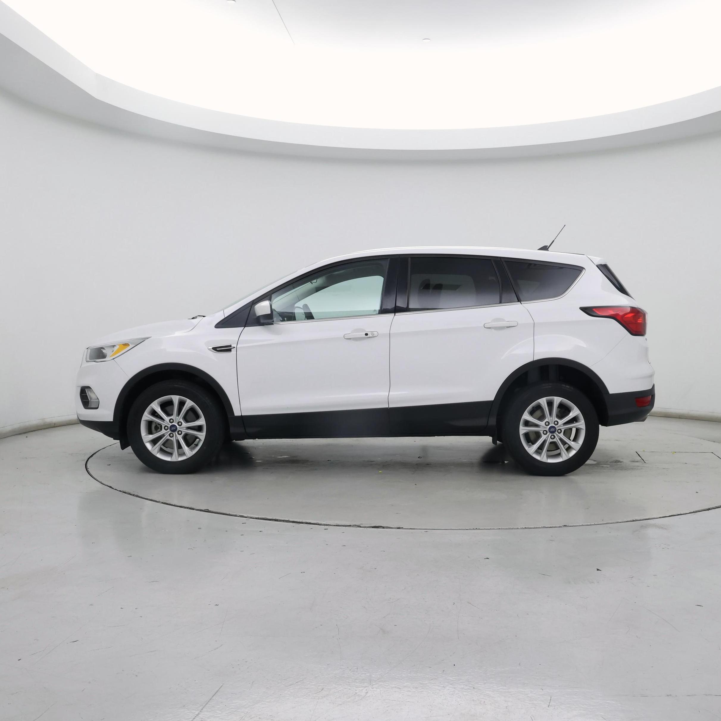 Thumbnail: 2019 Ford Escape - 3