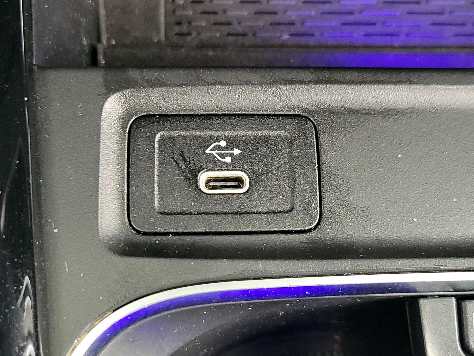 Thumbnail: 2024 Mercedes-Benz GLB - 18