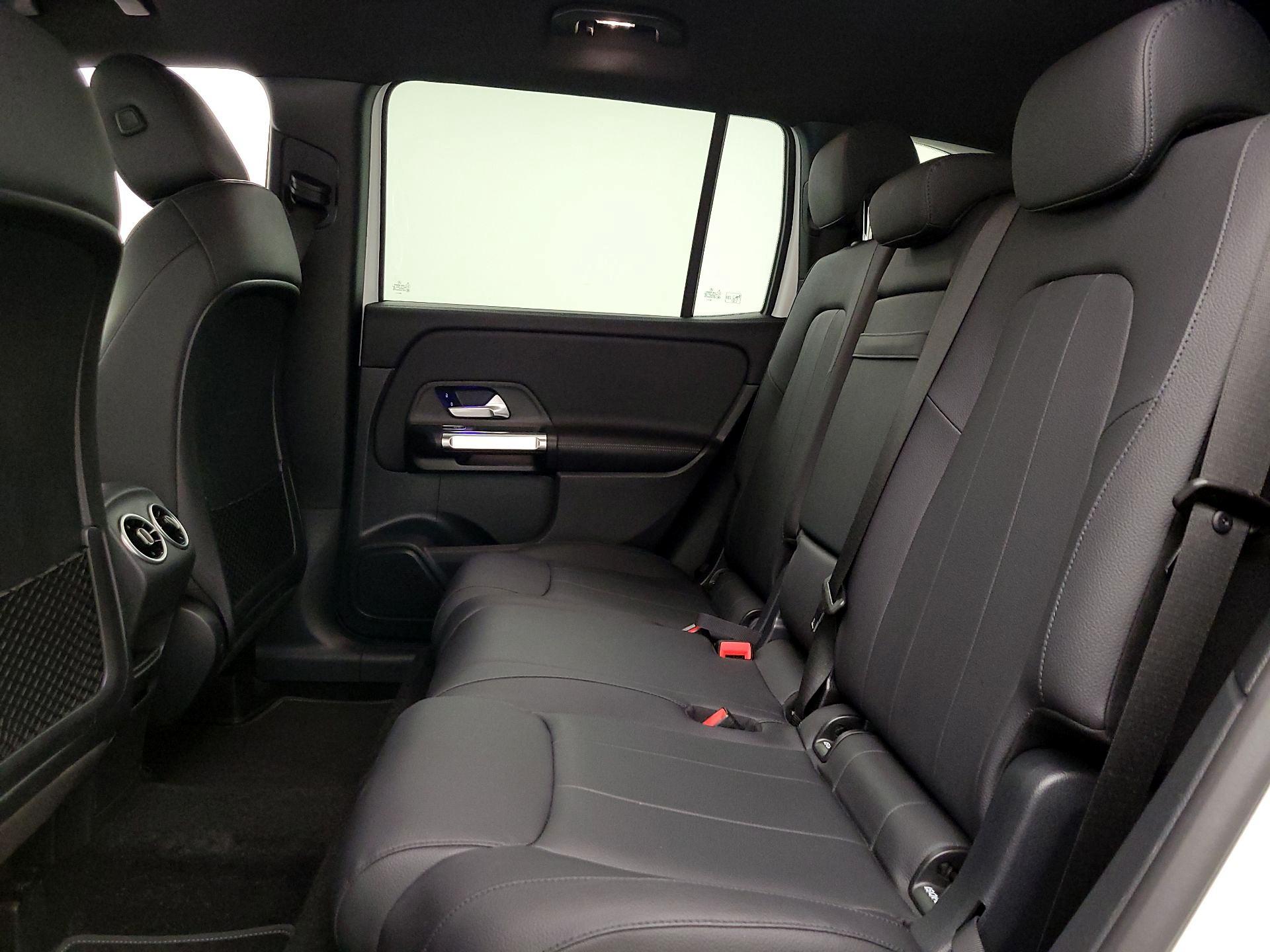 Thumbnail: 2024 Mercedes-Benz GLB - 19