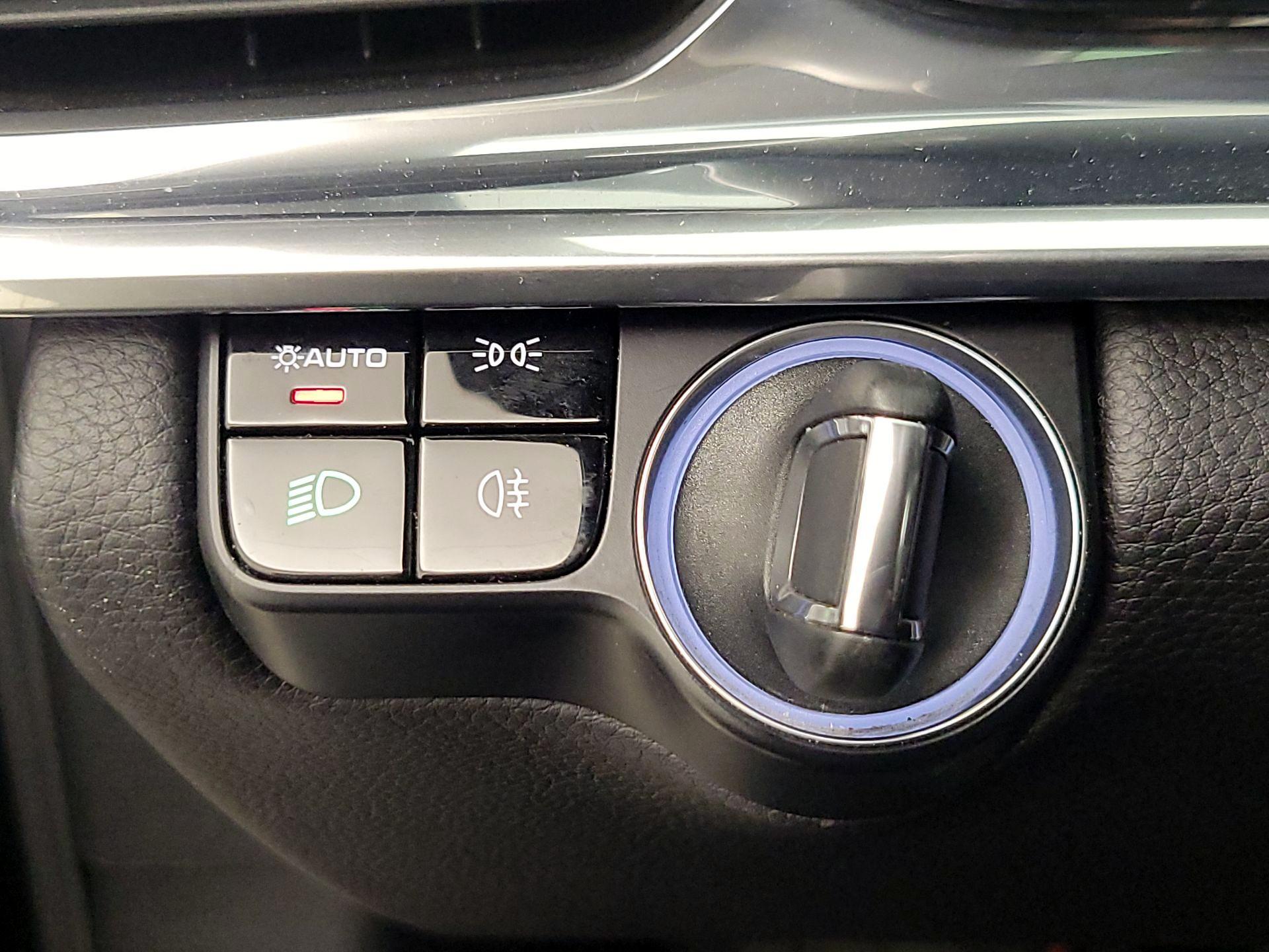 Thumbnail: 2021 Porsche Panamera - 13