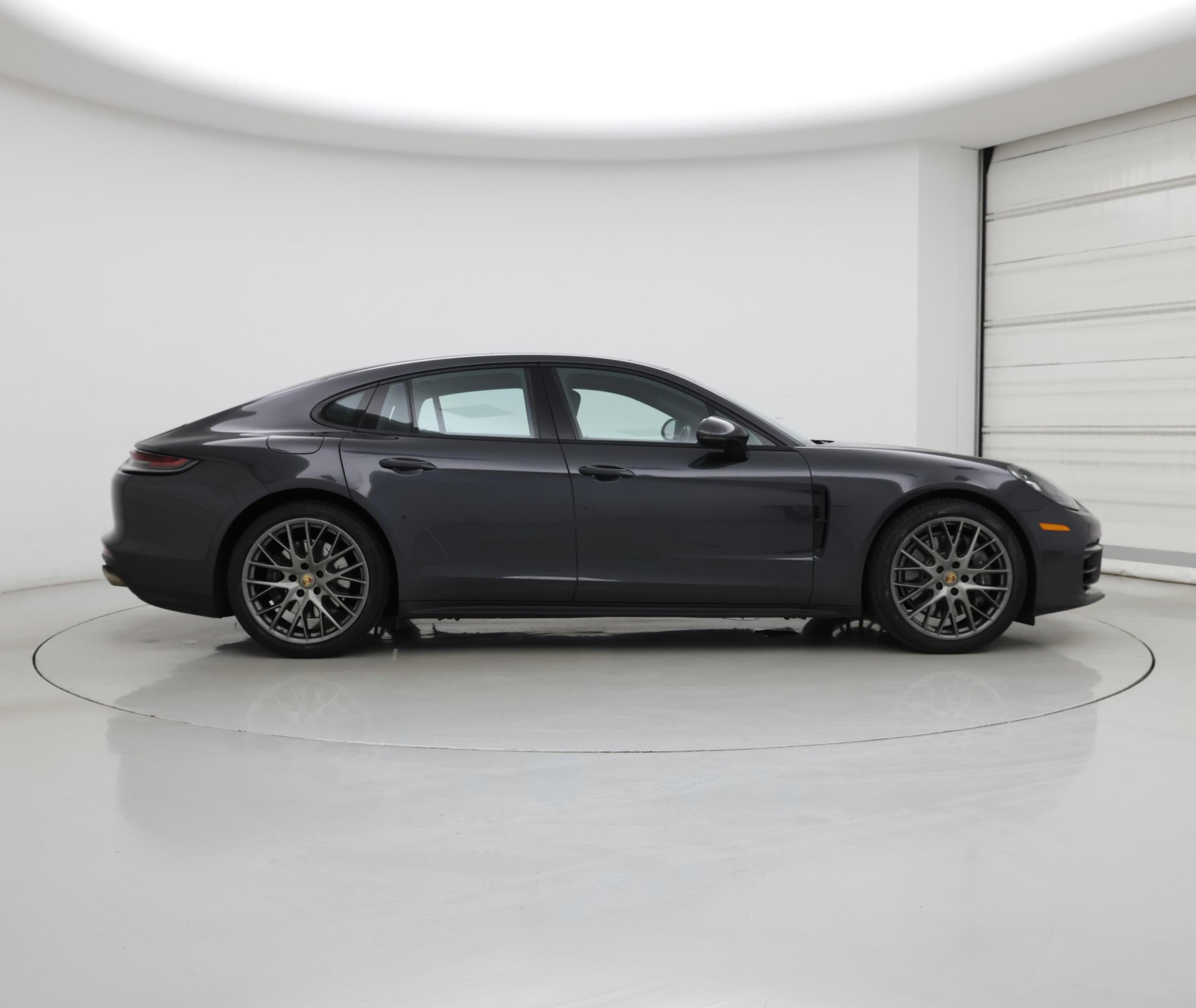 Thumbnail: 2021 Porsche Panamera - 7