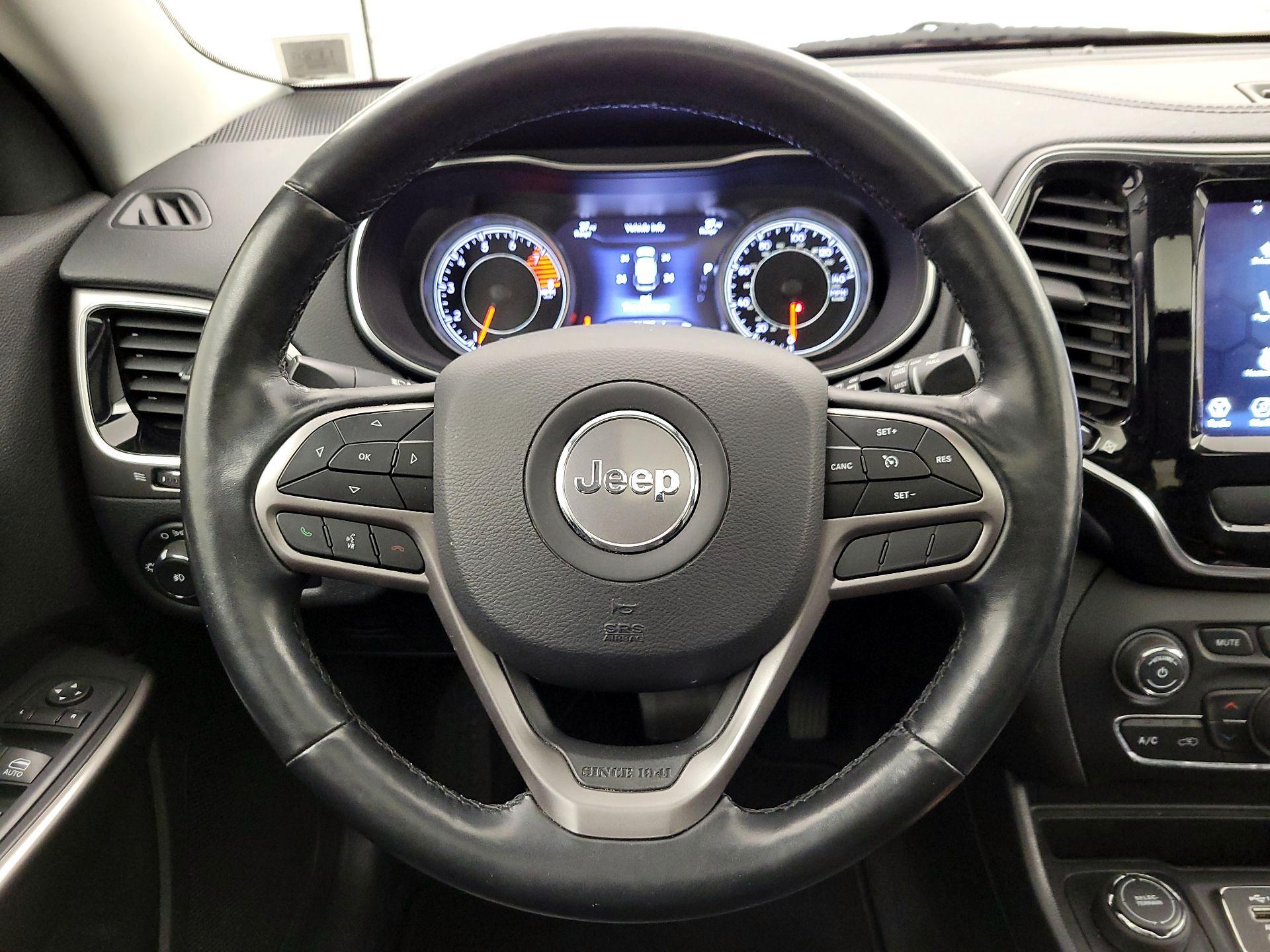 Thumbnail: 2020 Jeep Cherokee - 10